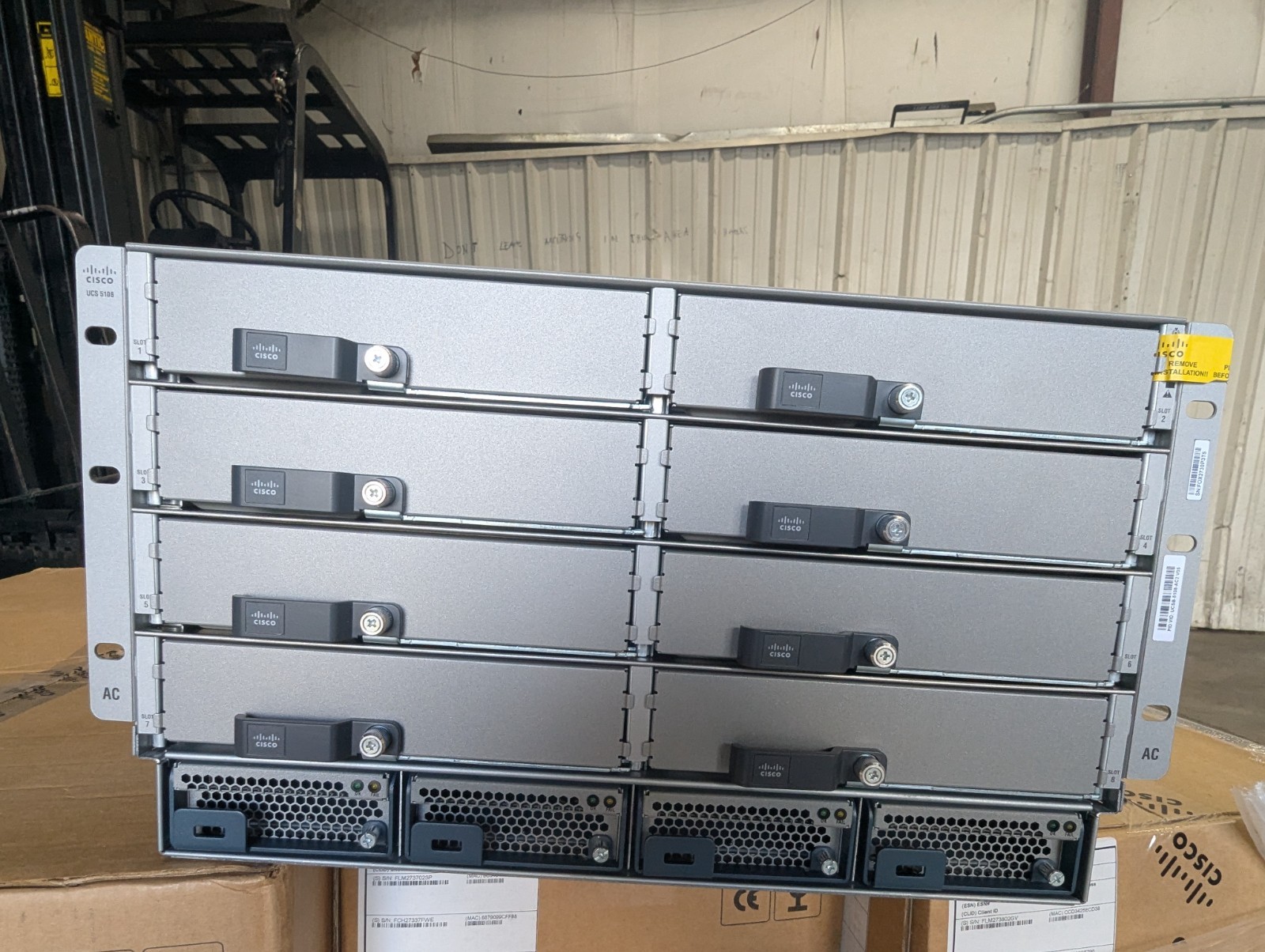 2023 New Cisco UCS 5108 AC2 v05 Blade Server Chassis 8-Bays UCS-SP-5108-AC