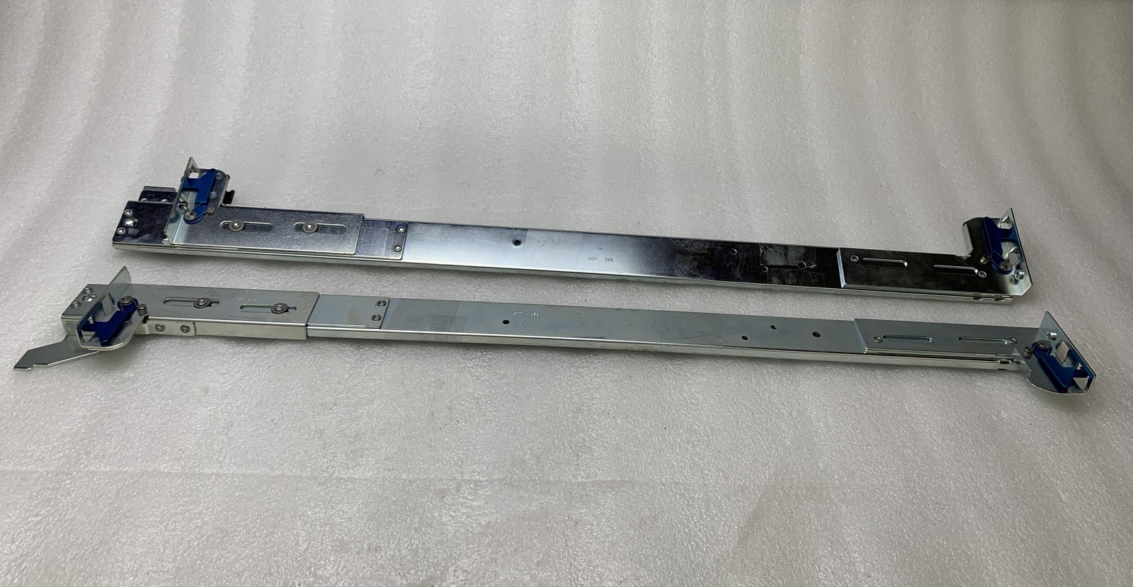 Dell PowerEdge Server Rack Rails for PowerEdge 2550 and 2650 / L-4M360 /R-6M364