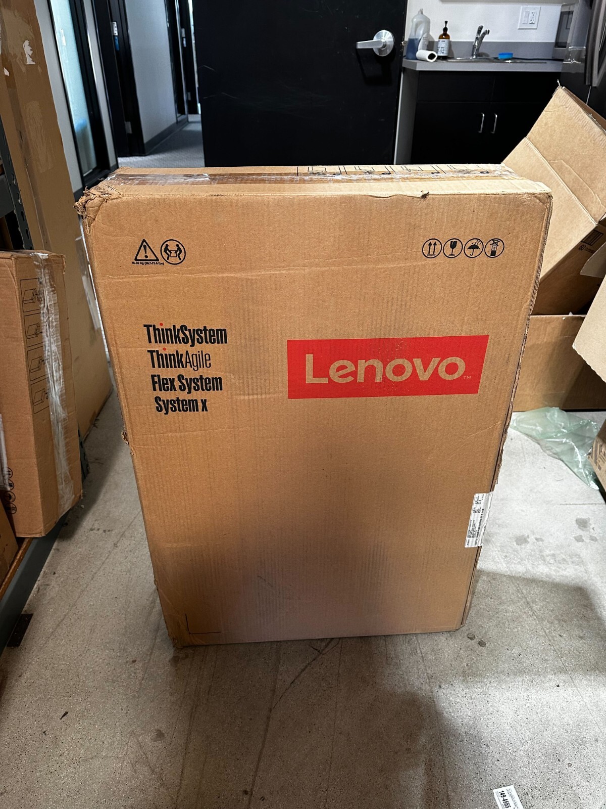 Lenovo ThinkSystem SR250 7Y52A00PNA 1U Rack Server Intel Xeon E-2136 8GB 450W