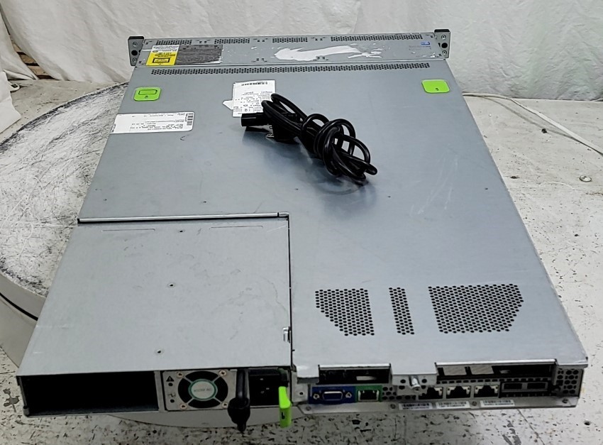 CISCO SYSTEMS UCS-C220-M3 SPN-CB-8300MT-K9 Server 2*INTEL XEON E5-2690 GB