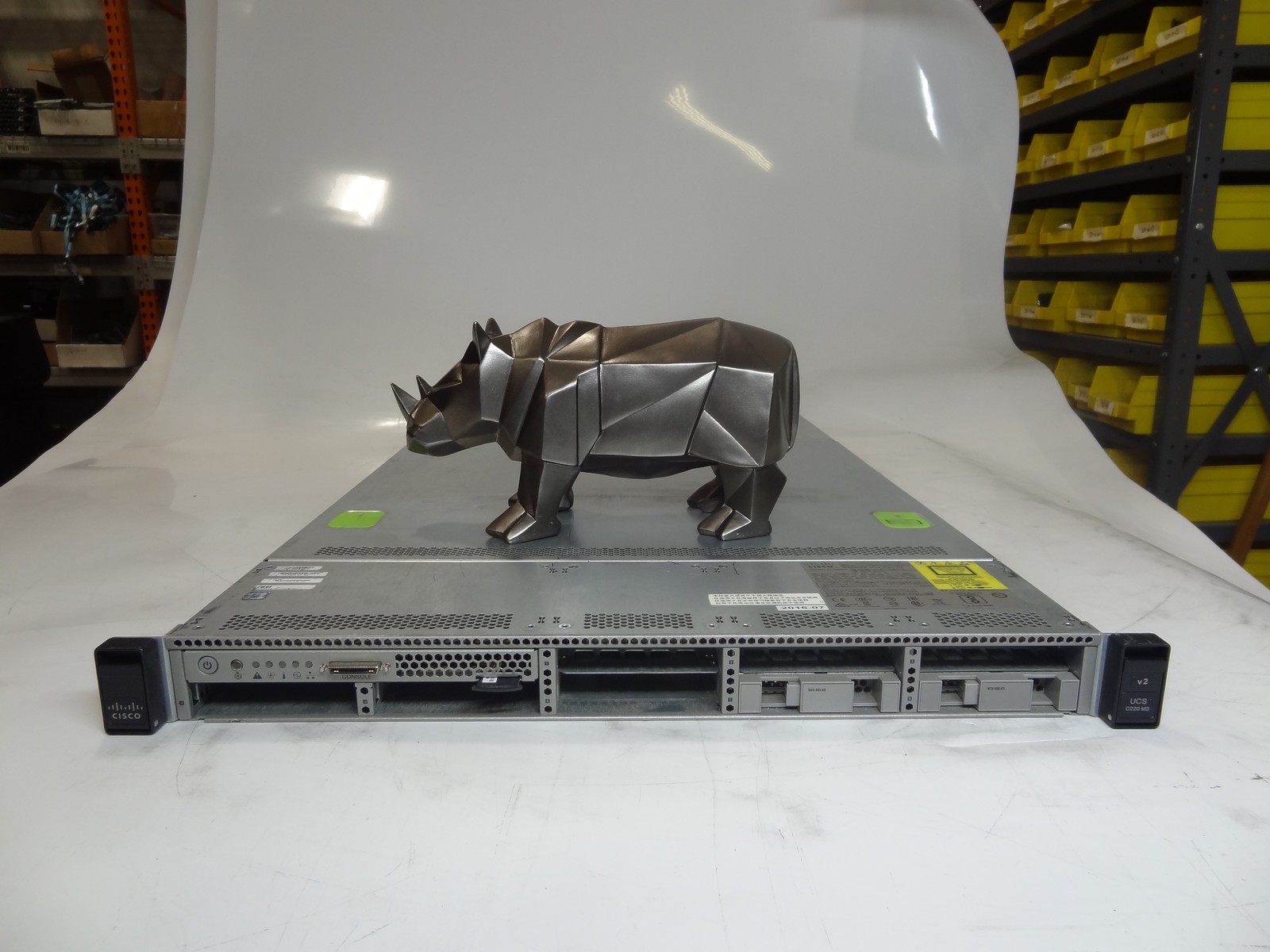 Cisco UCSC-C220-M3S UCS C220 M3 Rack SFF Server