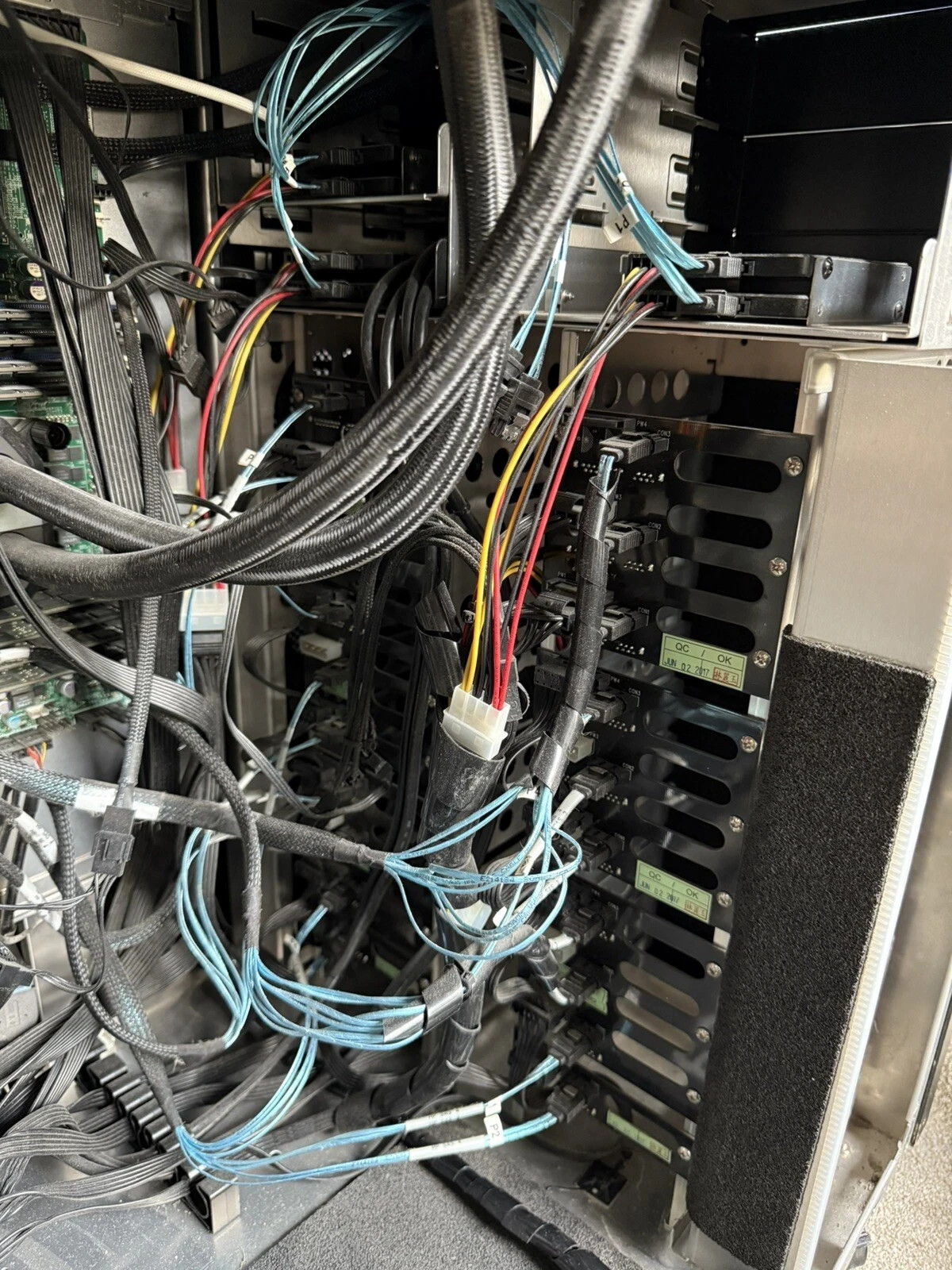 Lian Li D8000 Case 20 drive bays, SuperMicro X9DRD, 2x Xeon E5-2690v2, 256GB RAM