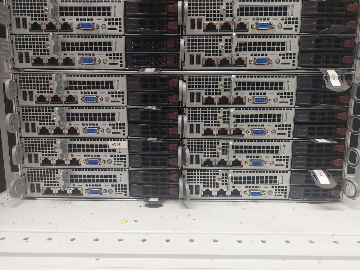 Lot 9 Supermicro F617R2-F73 4U 8x server Dual E5-2660 32GB 2×2.5 Hotplug 2×3.5