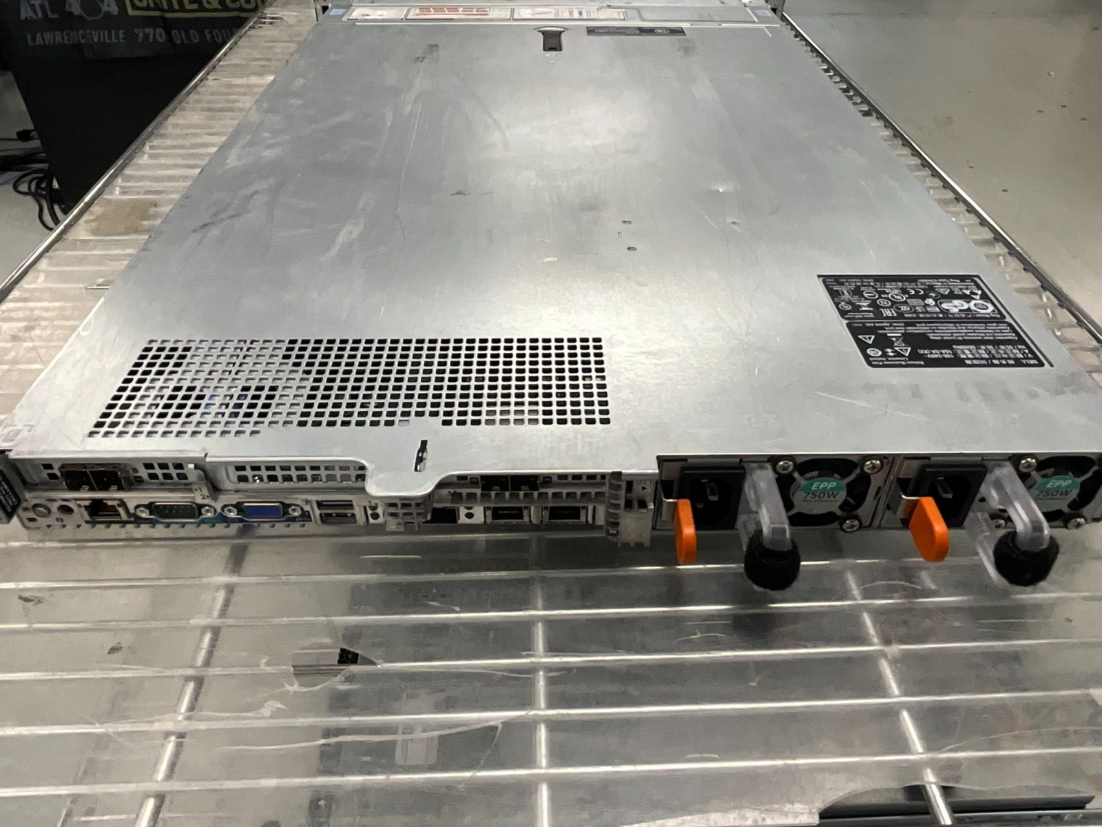 DELL PowerEdge R640 server SILVER 4110 X2 224 gb DDR4 no drives GWYT2W2