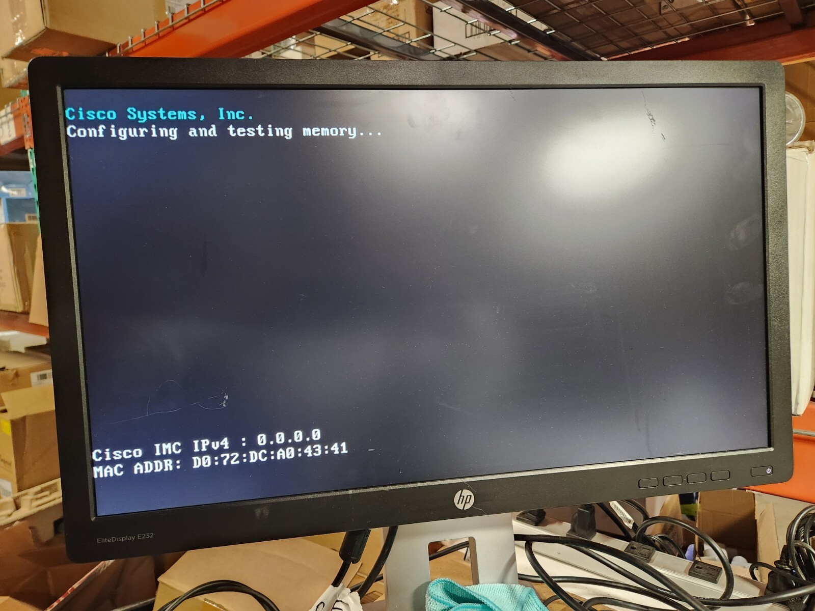 CISCO UCS C220 M3 SFF SERVER (2) E5-2609 @ 2.40GHz, 32GB RAM, 4GB SAS, W/ RAILS