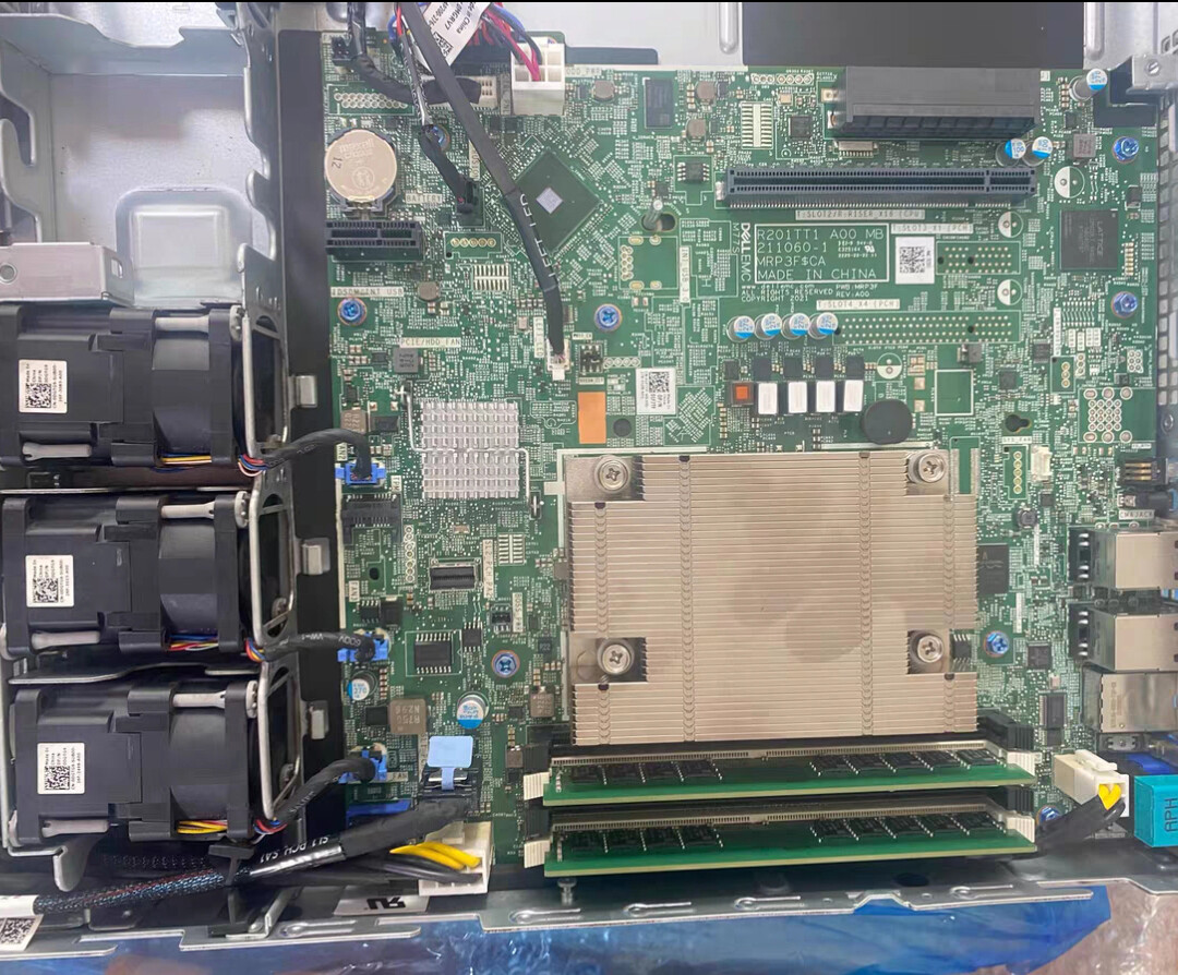 Dell PowerEdge R350 Server 4X3.5 LFF/Intel E-2378 CPU/16G RAM/1T SATA SSD