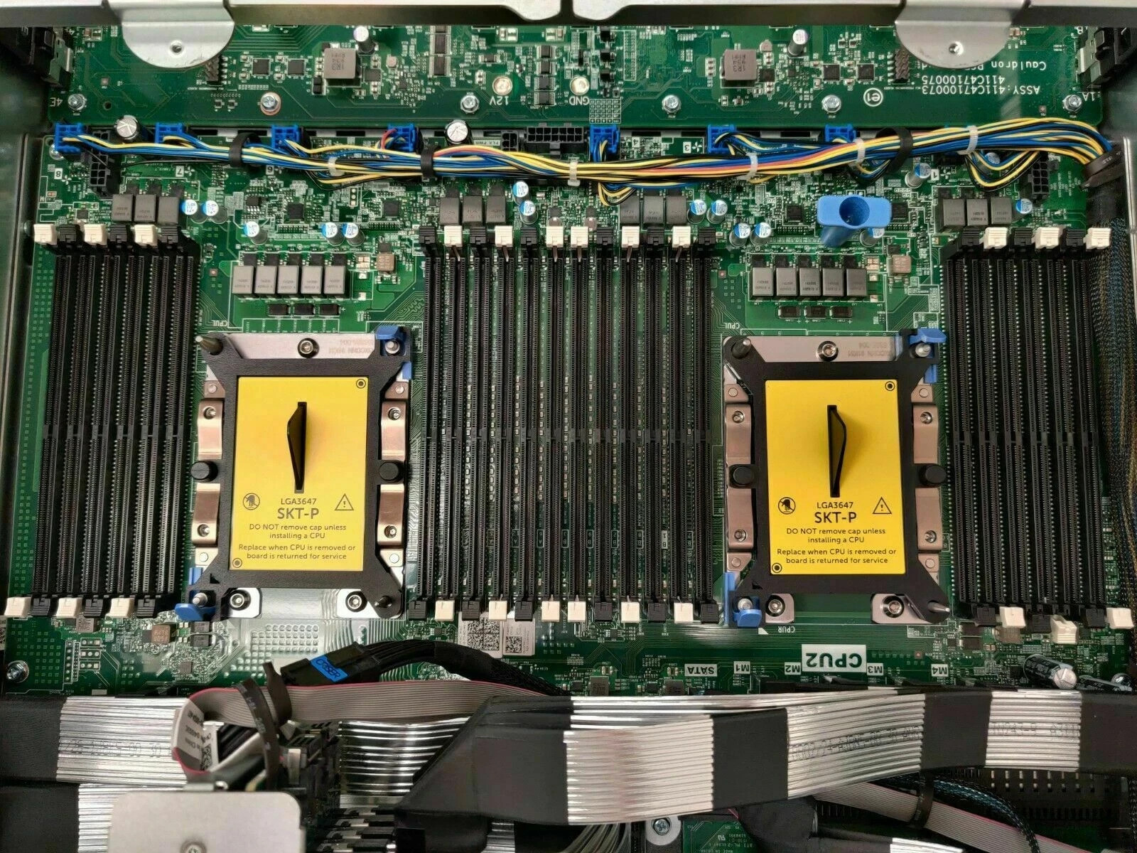 Dell DSS 8440 4U Server BAREBONE Deep Learning AI redundancy Support 10GPU