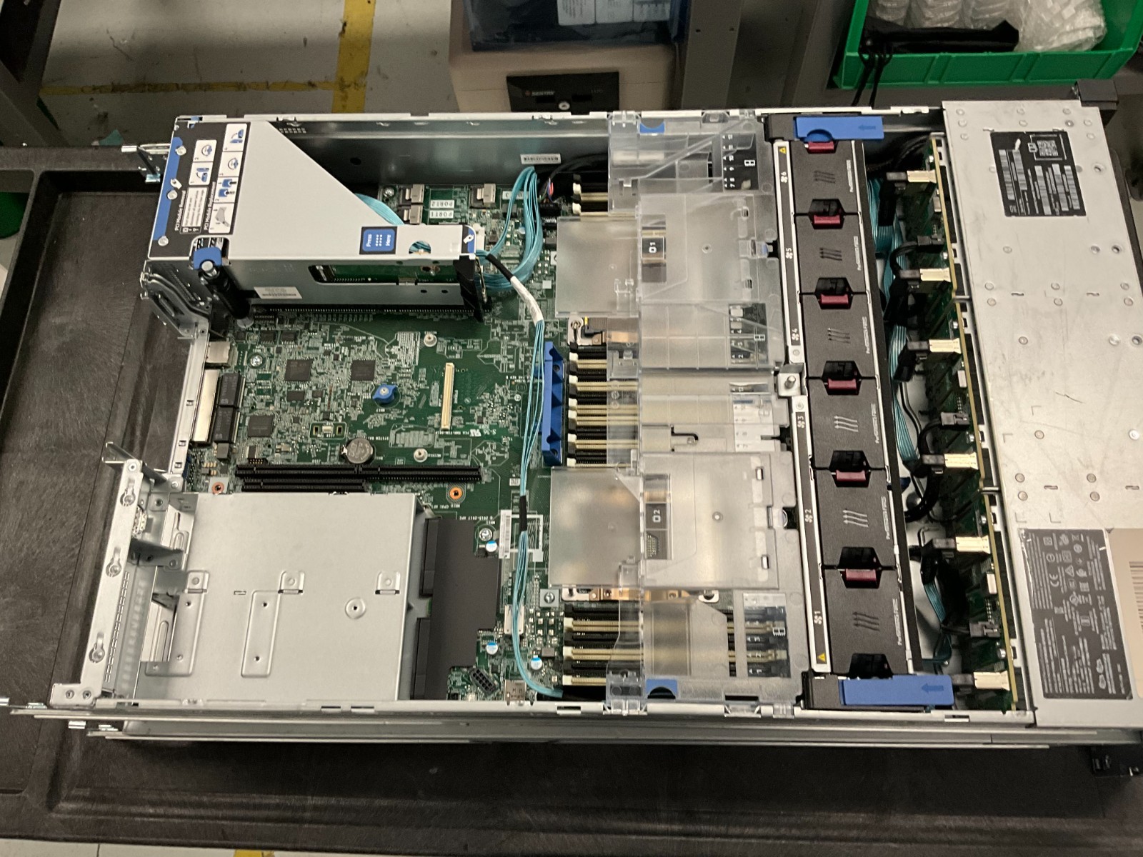 PAIR OF 868704-B21 HPE DL380 Gen10 24-SFF CTO *NO PARTS