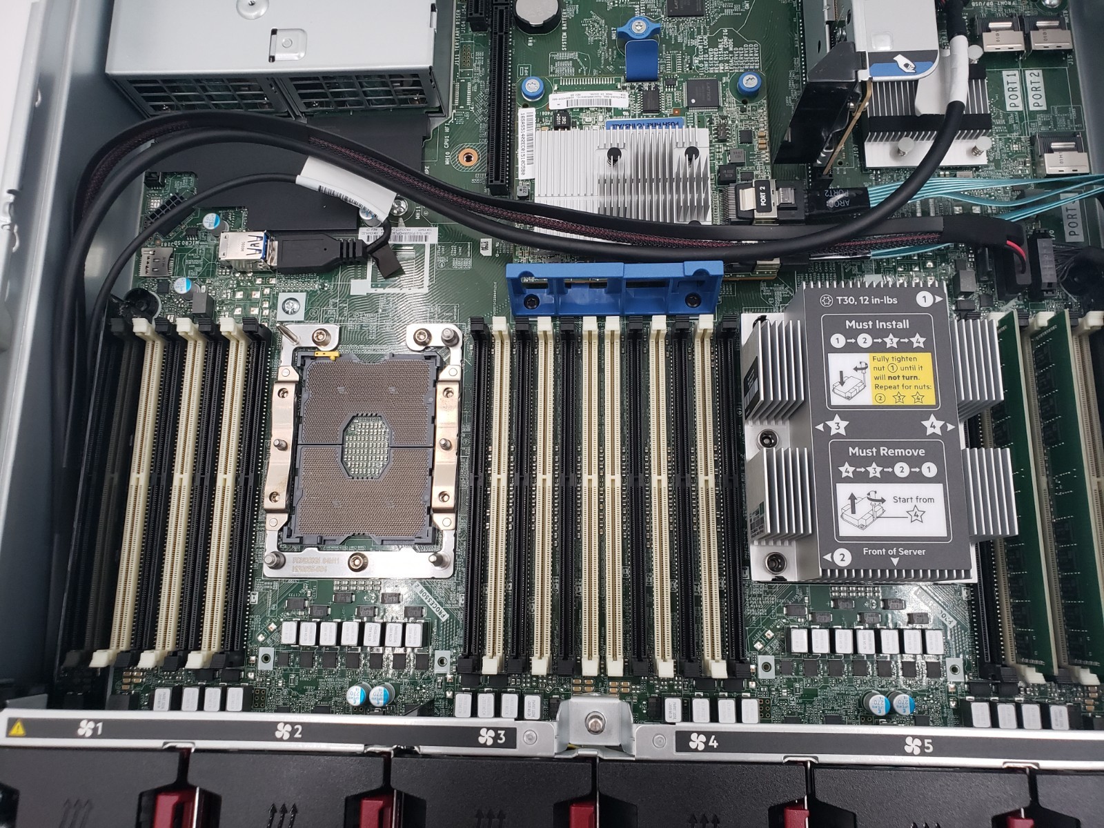 HP DL380 G10 Server Xeon Silver 4110 | 32GB DDR4 | 600 GB SAS | 8 Bay