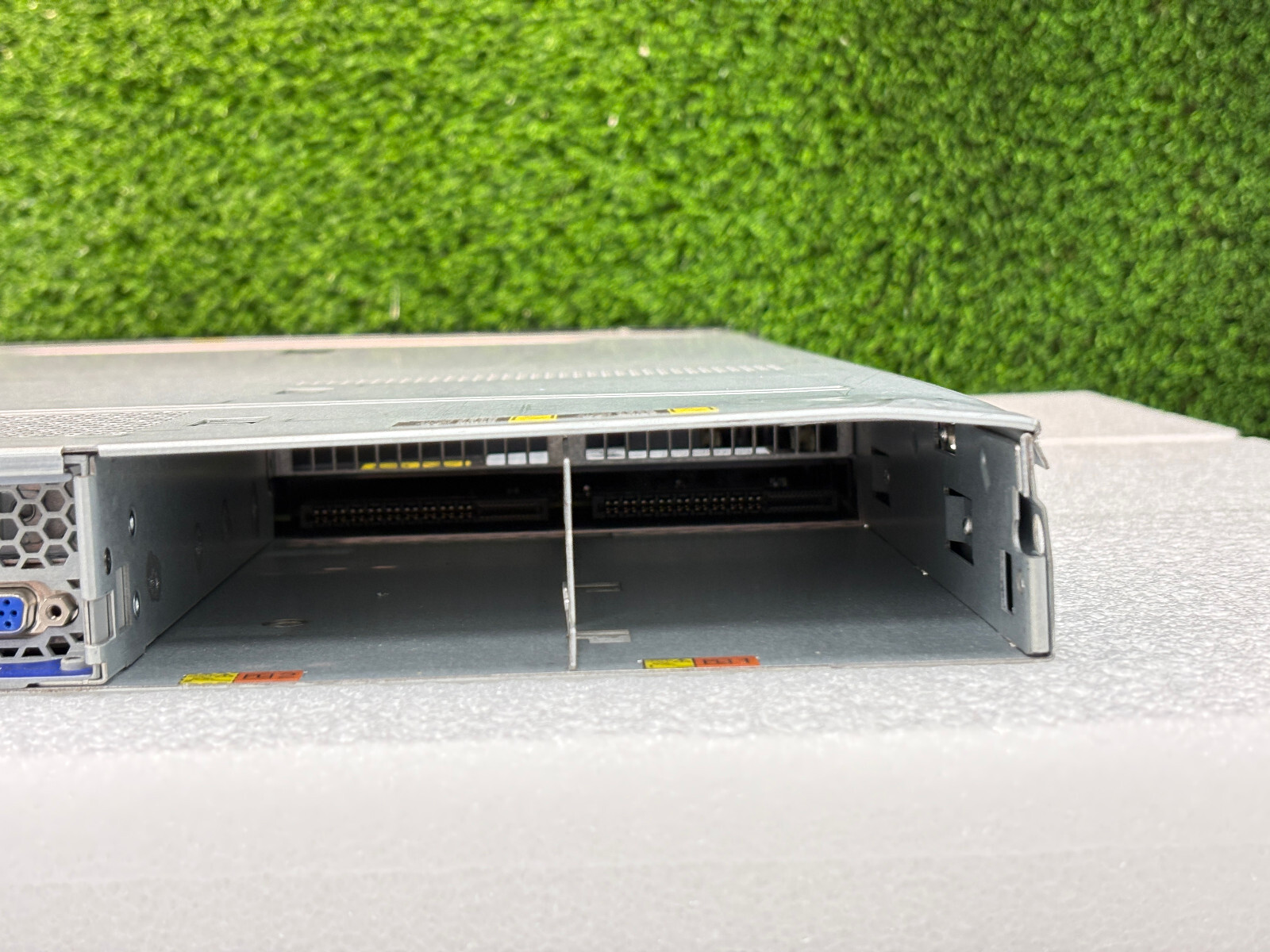 Pre Owned | IBM System x3550 M4 / 7914 Server – Silver w/ 2x Intel CPU
