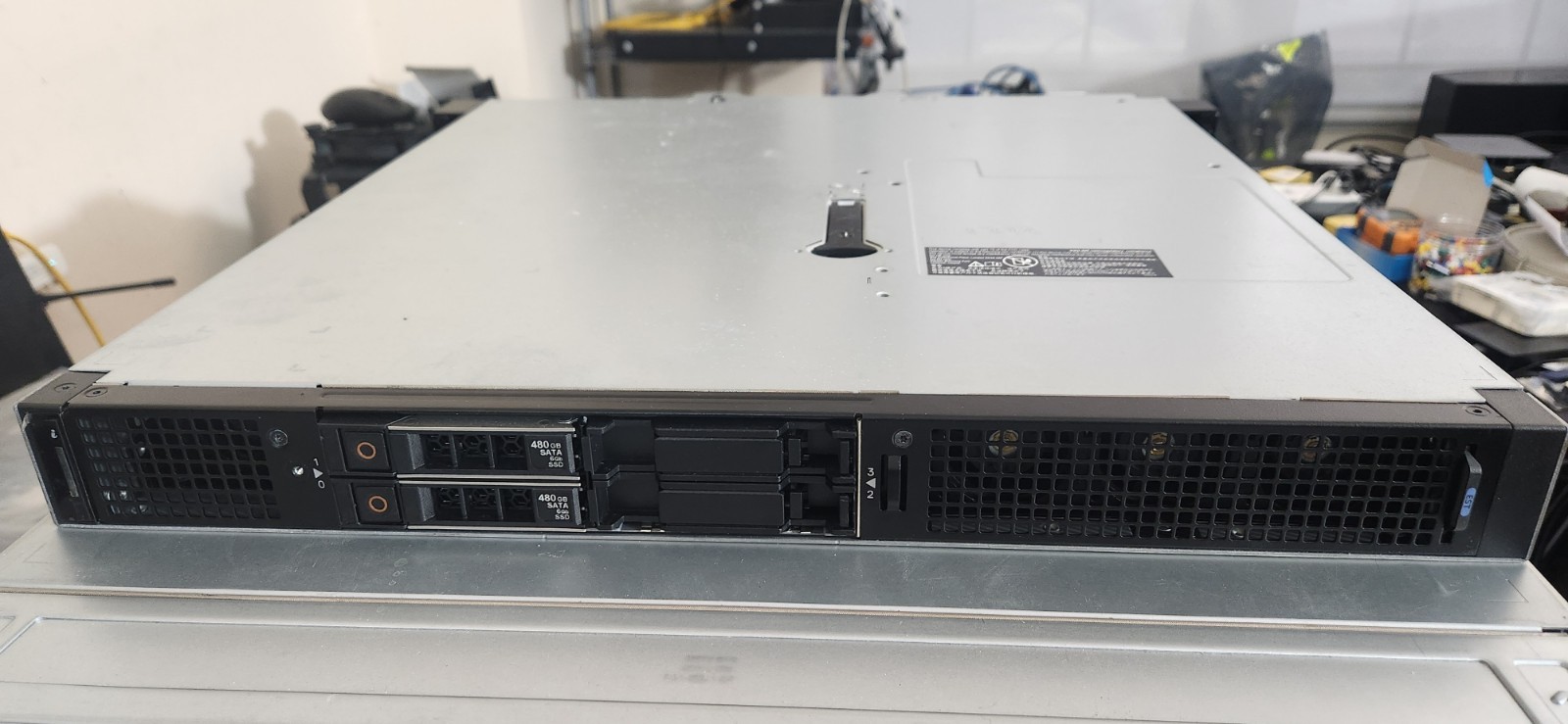 Dell PowerEdge XR11 Gold 6312U 24C 8GB RAM Boss 2x240GB 2x400GB 3-prong AC