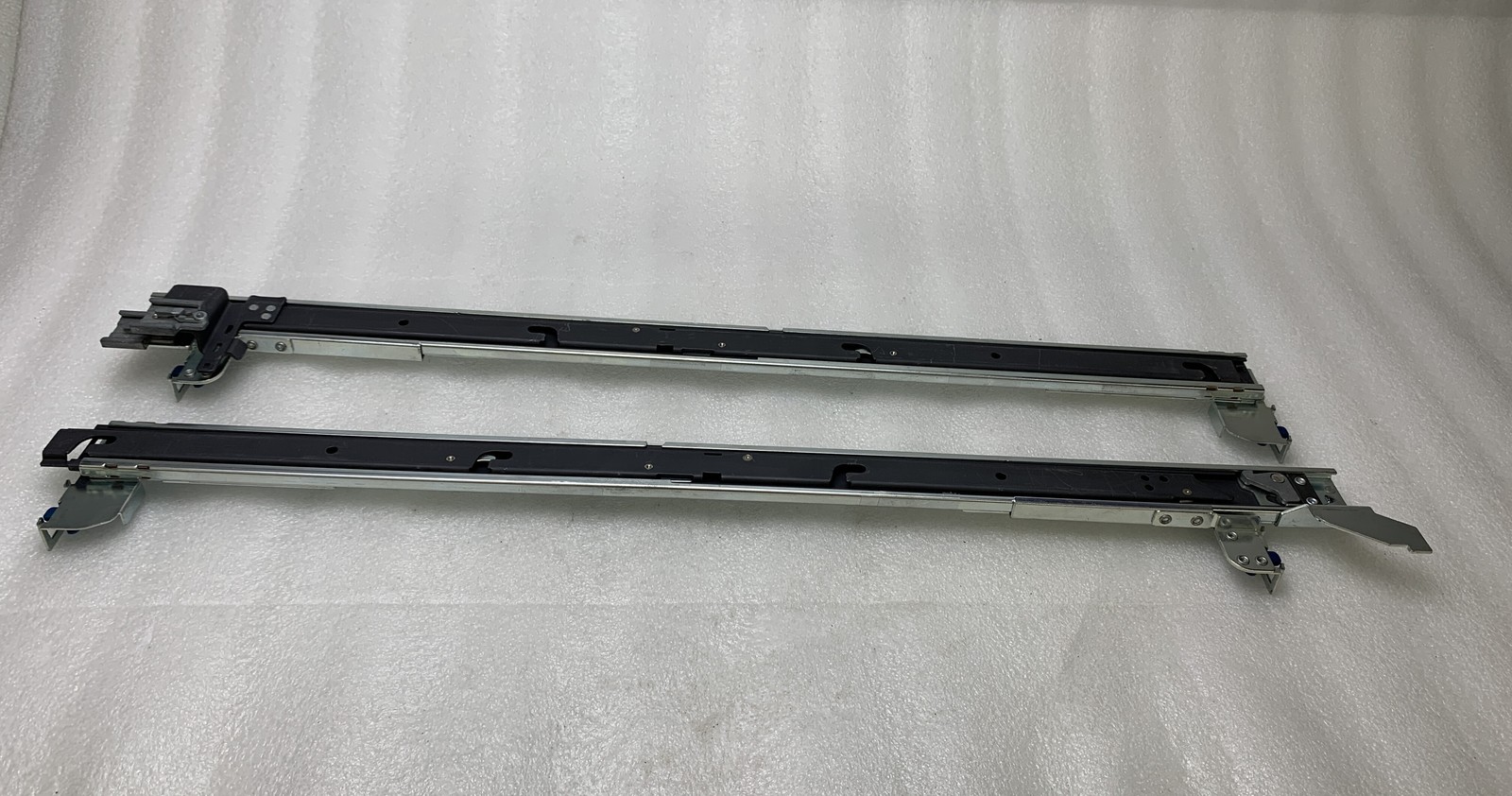 Dell PowerEdge Server Rack Rails for PowerEdge 2550 and 2650 / L-4M360 /R-6M364