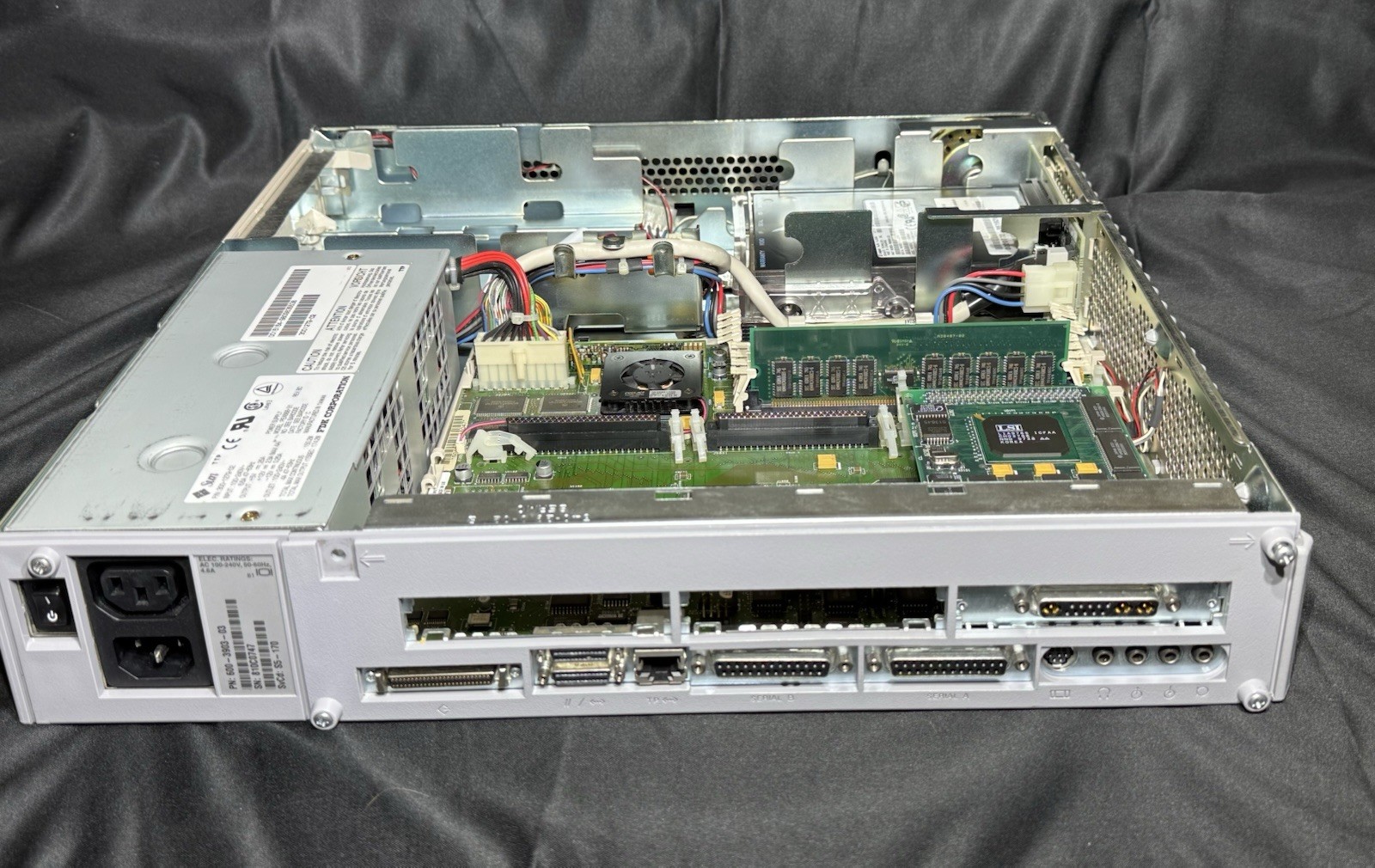 SPARCstation 5 – 170MHz Workstation, 128MB RAM (4x 32MB DIMMs) 2.1GB HDD, TGX