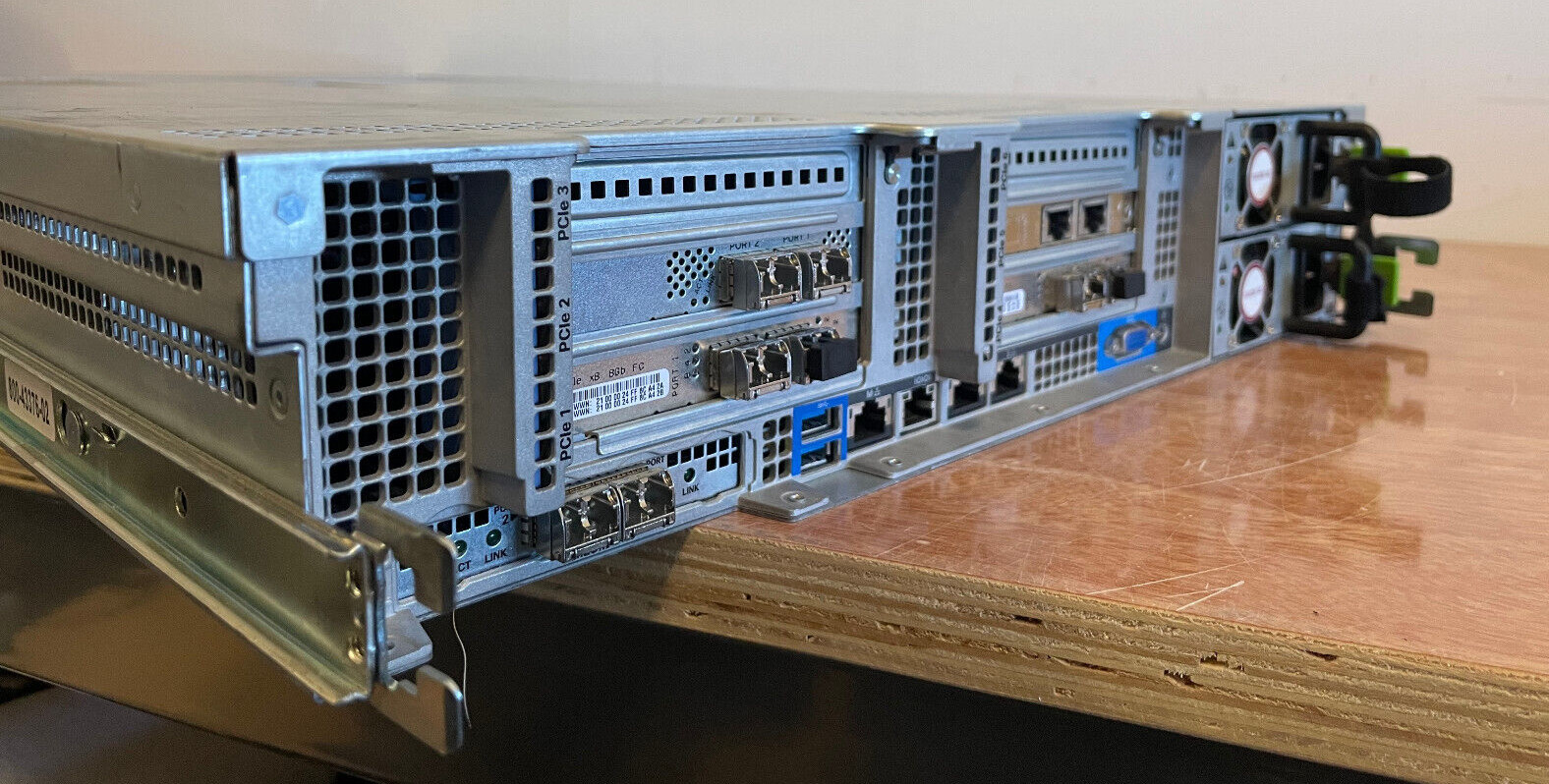 Cisco USCS-C240-M452 (vo1) usc c240 m4 server, 64gb ram, 2x e5-2640v3, rails