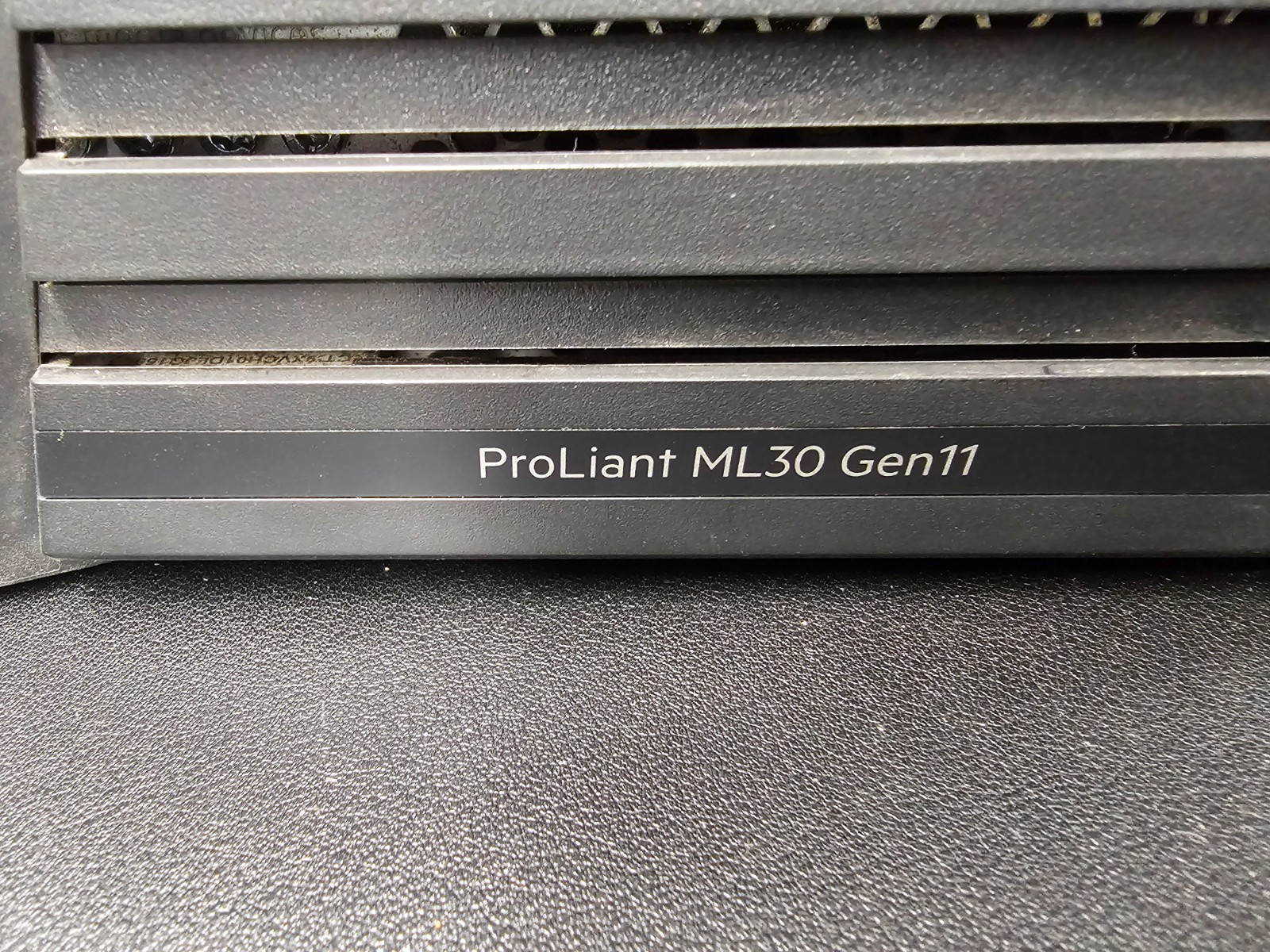HP HPE ProLiant ML30 Gen11 tower server XEON E-2414 32GB RAM 4x800GB SSD RAID 10