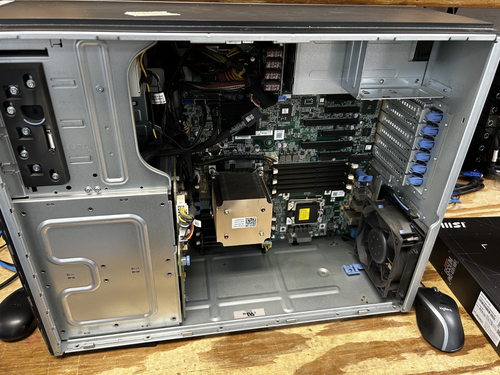 Dell PowerEdge T420 Xeon E5-2420 1.90 Ghz 12Gb ECC no HDD/SSD