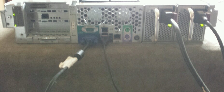 *FAN FAULT* HP Proliant DL380 G2 2x Intel 1.4 GHz 1.28GB RAM **No HD