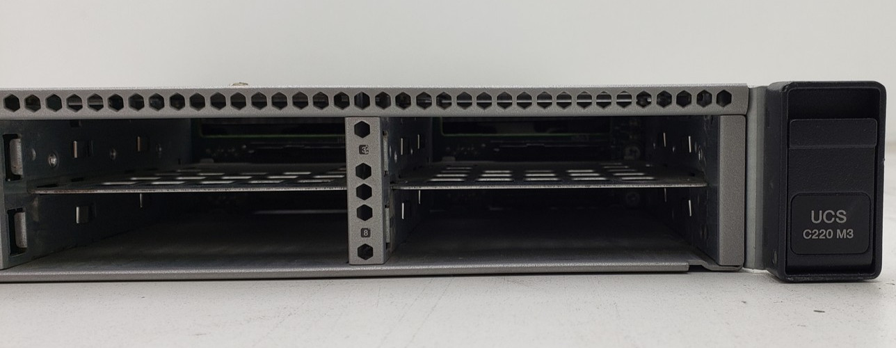Cisco UCS C220 M3 Rack Server Intel Xeon E5-2609 32GB RAM No HDD 2x450W PSU.