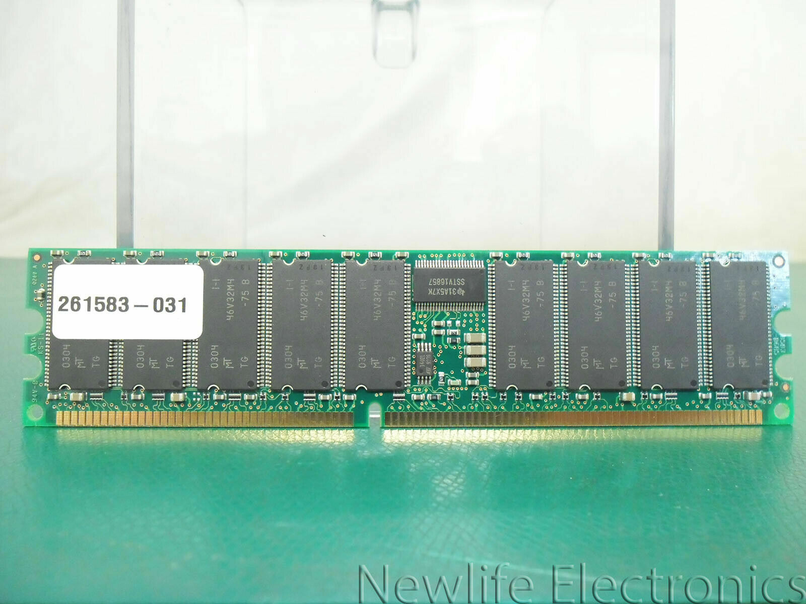 HP 301111-001 ProLiant DL380 G3 Server (2 x 2.8 GHz CPU/1 GB RAM/No Drives)
