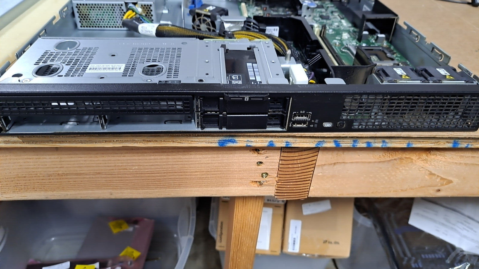 HPE PROLIANT DL20 GEN10 4SFF CTO SERVER E-2224 3.40Ghz 4C 16gb ram 600gb hdd