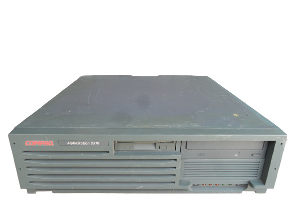 HP Compaq DEC AlphaServer 3X-73BAA-AA Alpha Server DS10 EV67 / 600MHz FDD CDROM