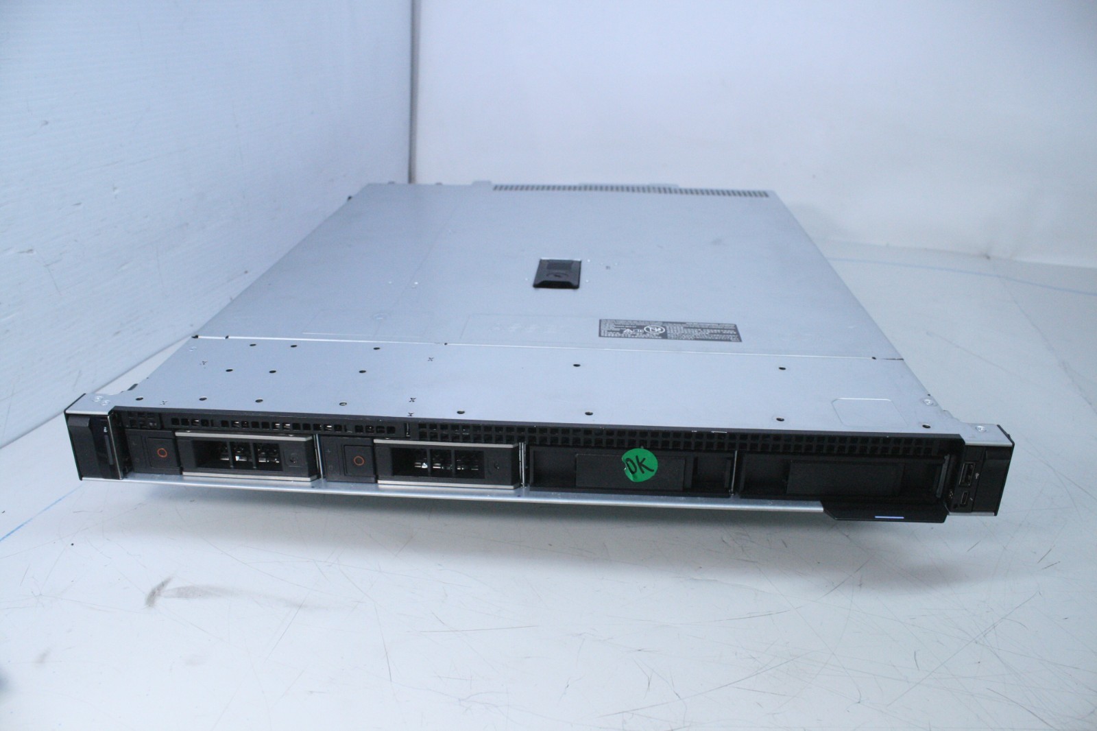 DELL OEMR R340 4-BAY LFF SERVER 1X-XEON E-2224 3.4GHZ H330 NO RAM NO HDD T7-A17
