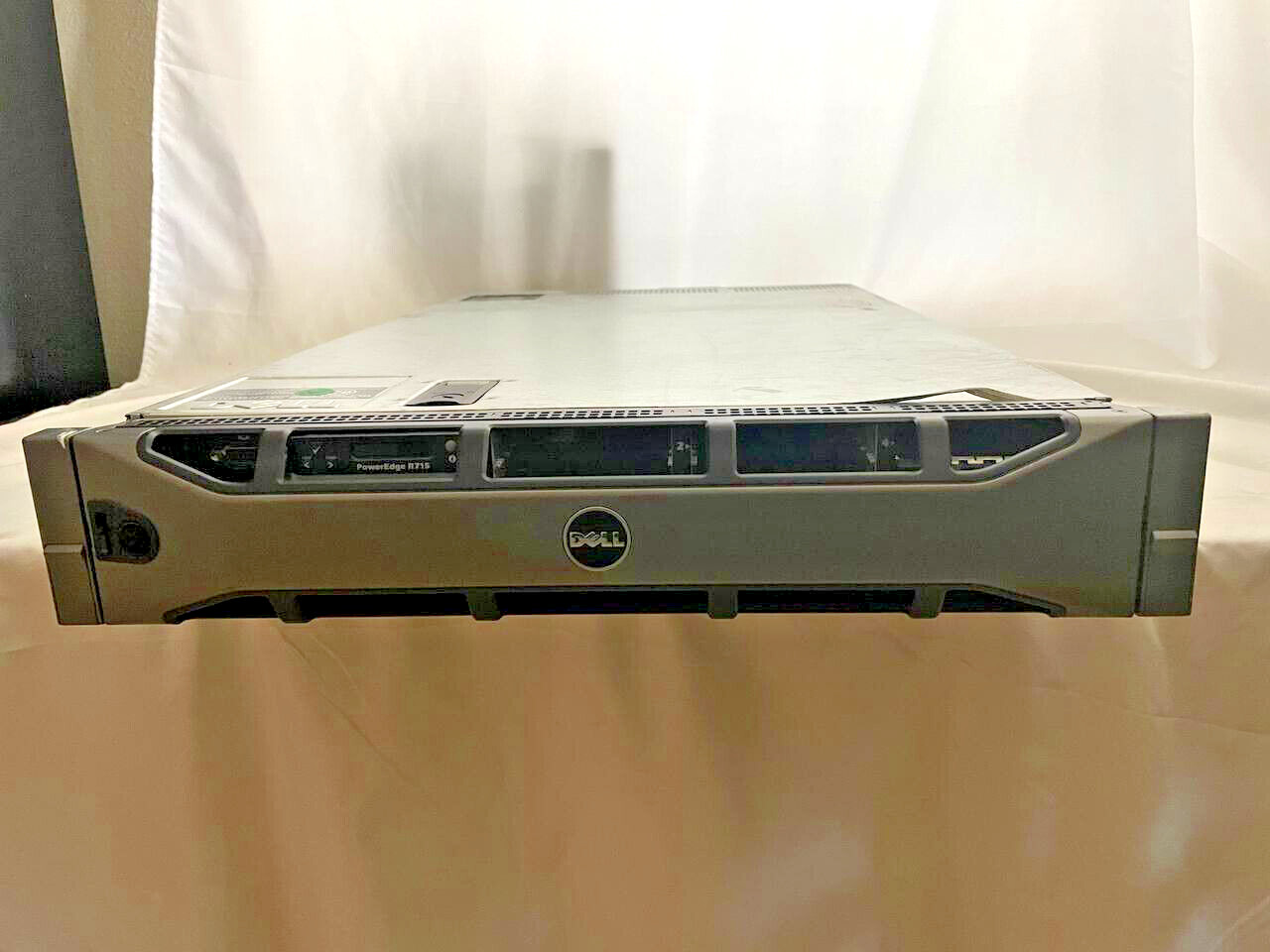 Dell PowerEdge R715 2x AMD Opteron 6174 12-Core 32GB RAM ECC 2X 750W PSU