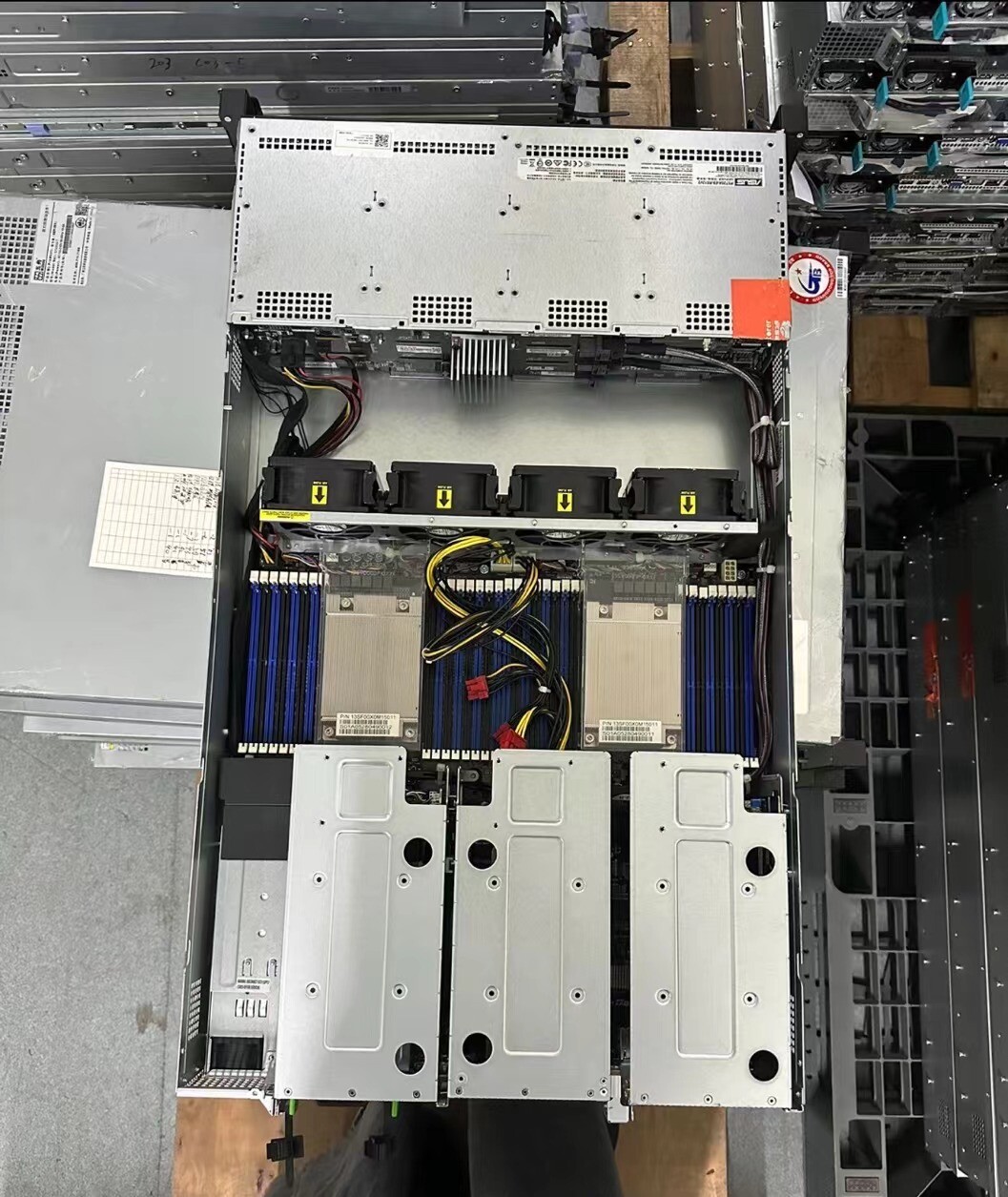 ASUS RS720A-E9-RS12V2 2U server, 2x AMD EPYC 7702