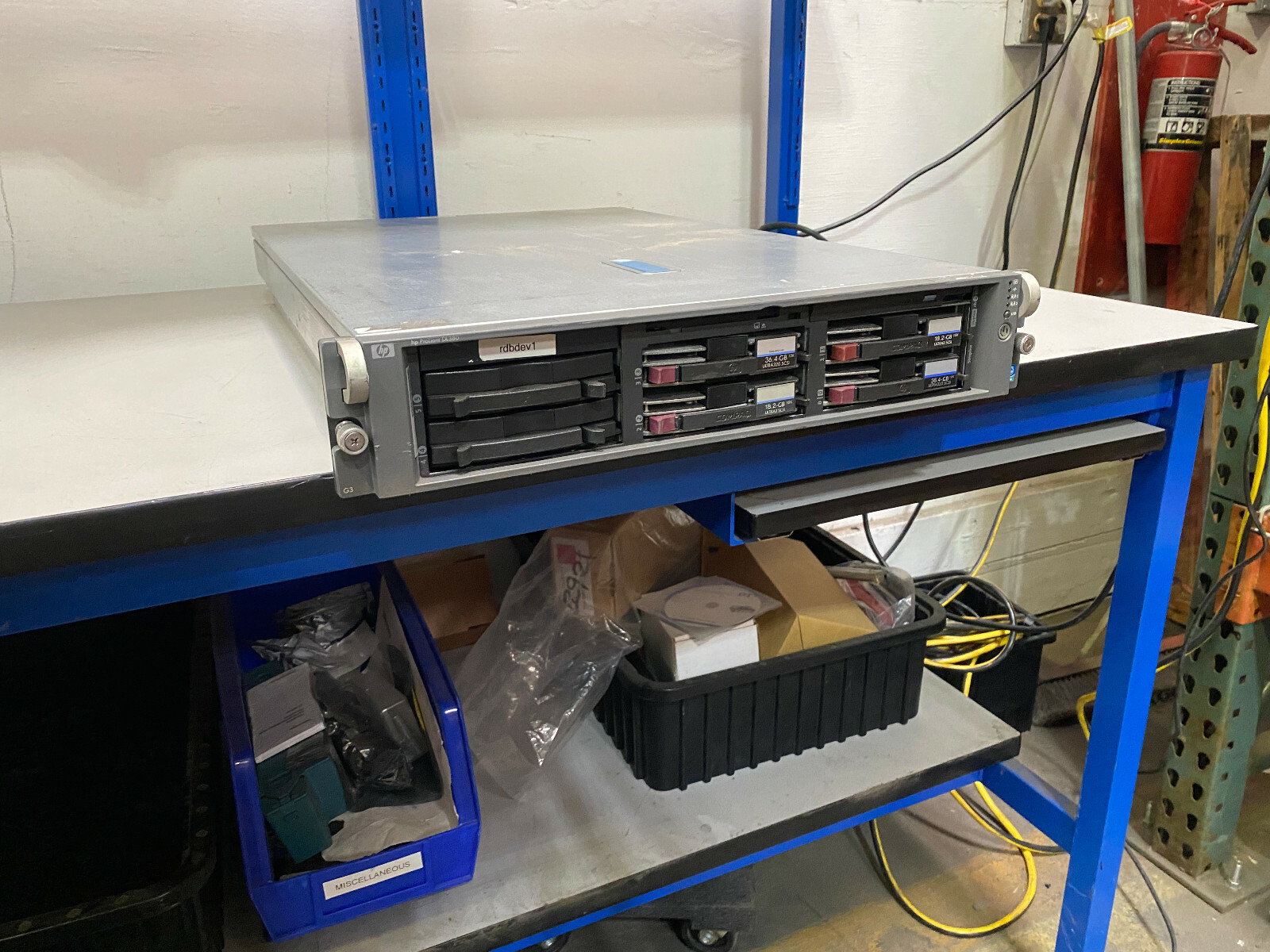 HP Proliant DL380 G3 (Generation 3) 19″ 2U Rack Server