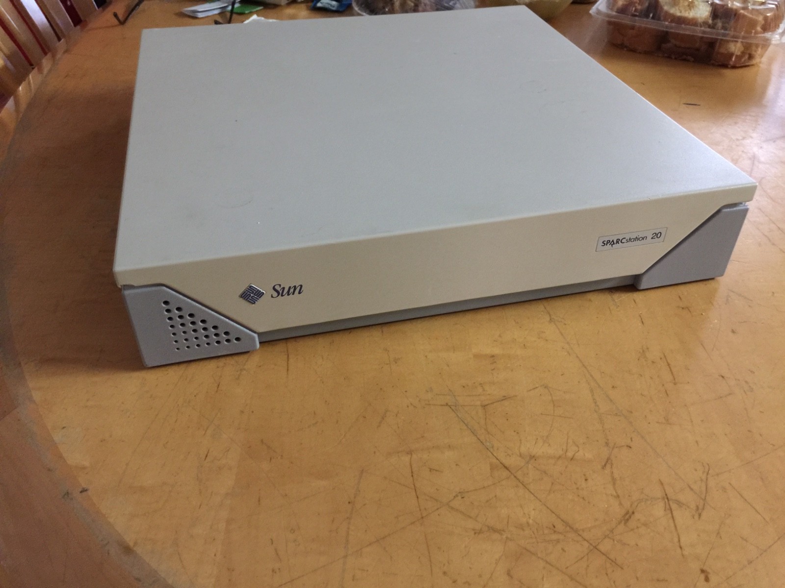 SUN SparcStation 20 , 166Mhz , 256mbRAM, 9gbHDD, CD-drive , Test-PASS , W:30d