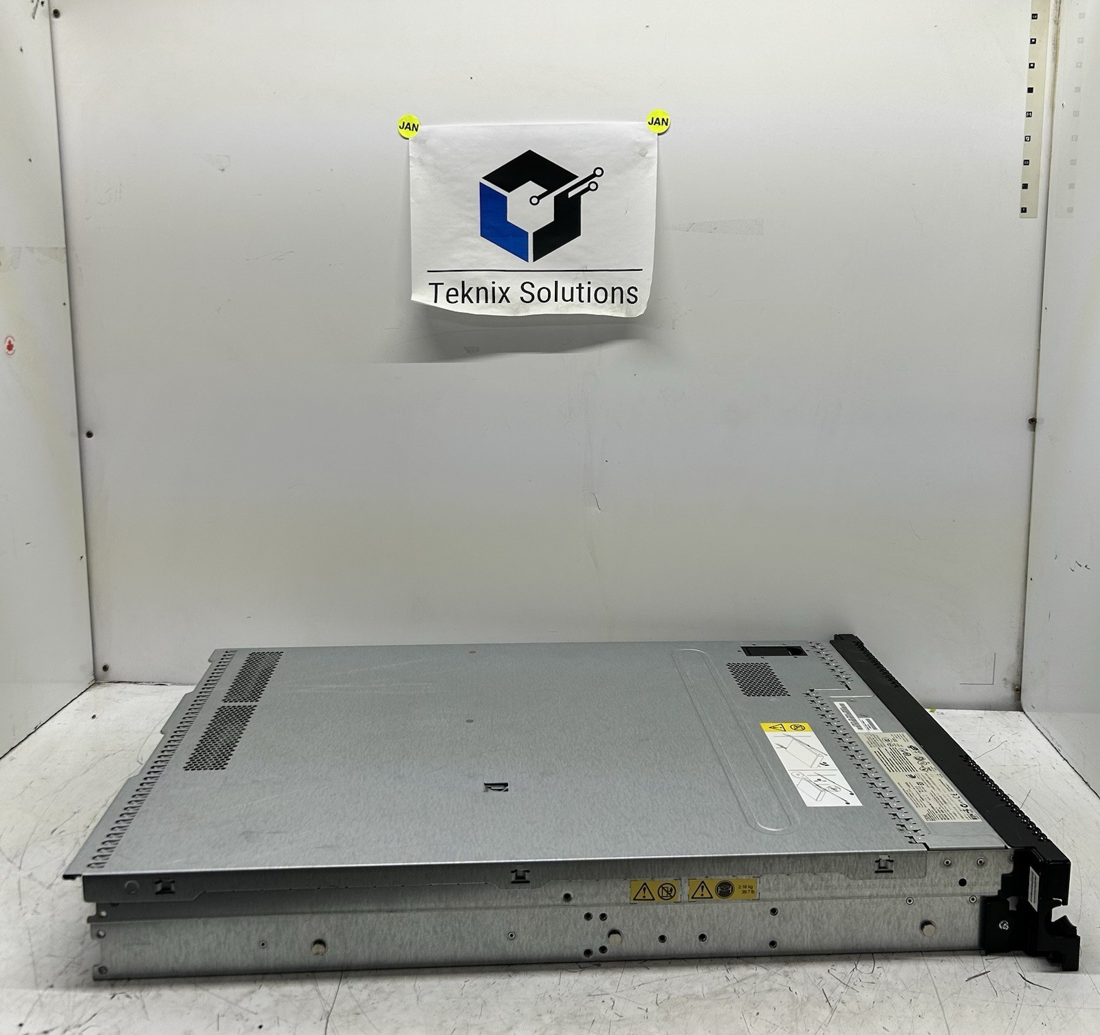 IBM System X3650 M3 Server 2x E5507 2.27 GHz 8 GB Ram RAID No HDD 43W8493 DAT160