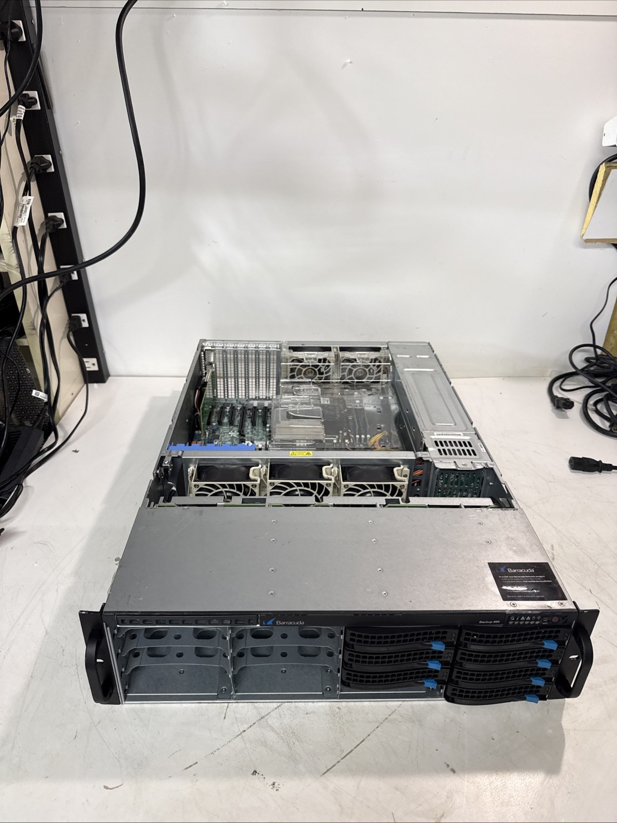 Barracuda Backup Server 895 2X Xeon E5-2620 V4@2.10ghz 8X16 128 Gb DDR4 No HDD
