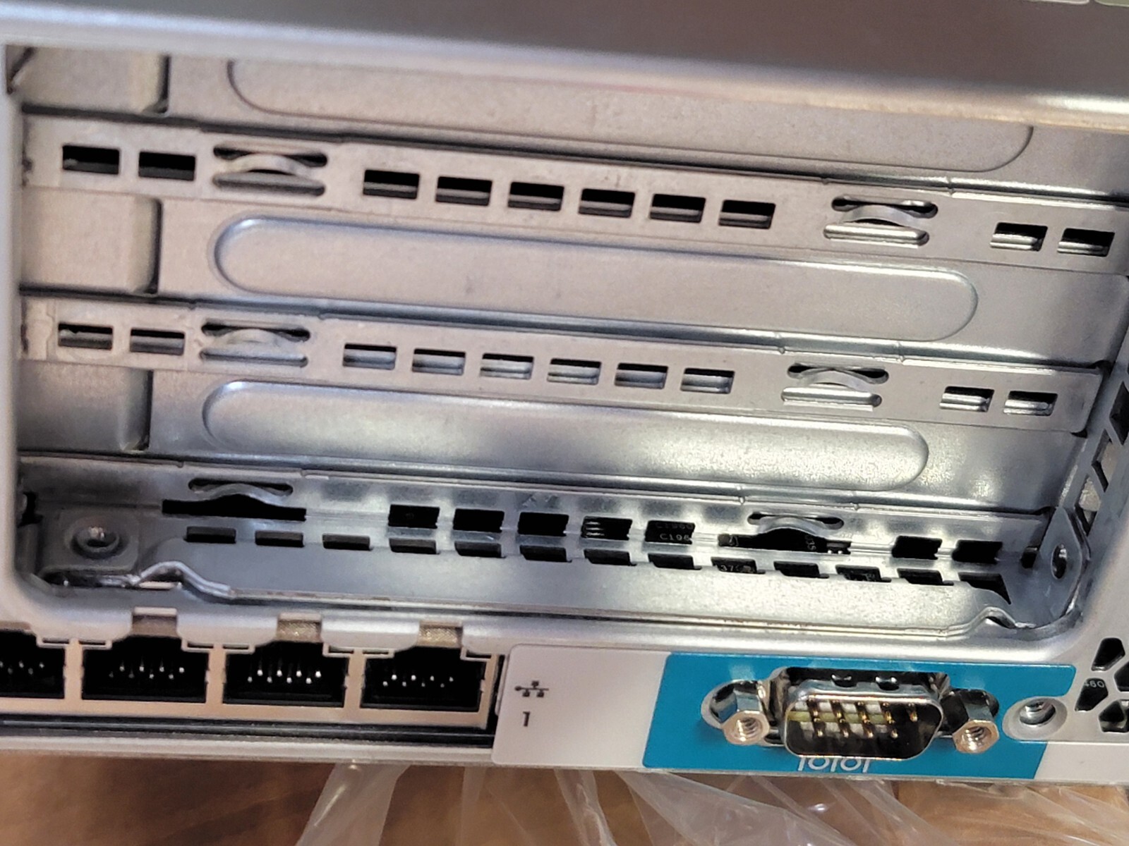 HP ProLiant DL380p Gen8 SFF CTO Server Assy 653200-B21 w/5x300GB SAS 653960 NEW