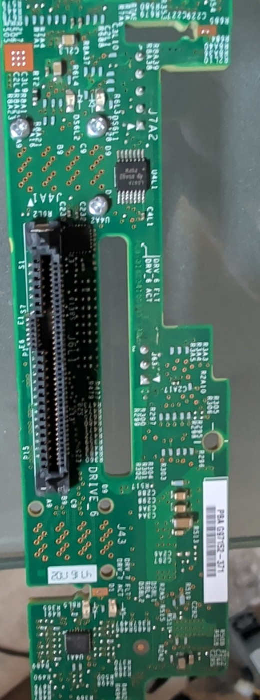 Intel F1U8X25S3HSBP 1U 8-Bay 2.5″ SAS/SATA/NVMe Hot-Swap Backplane Server/Board