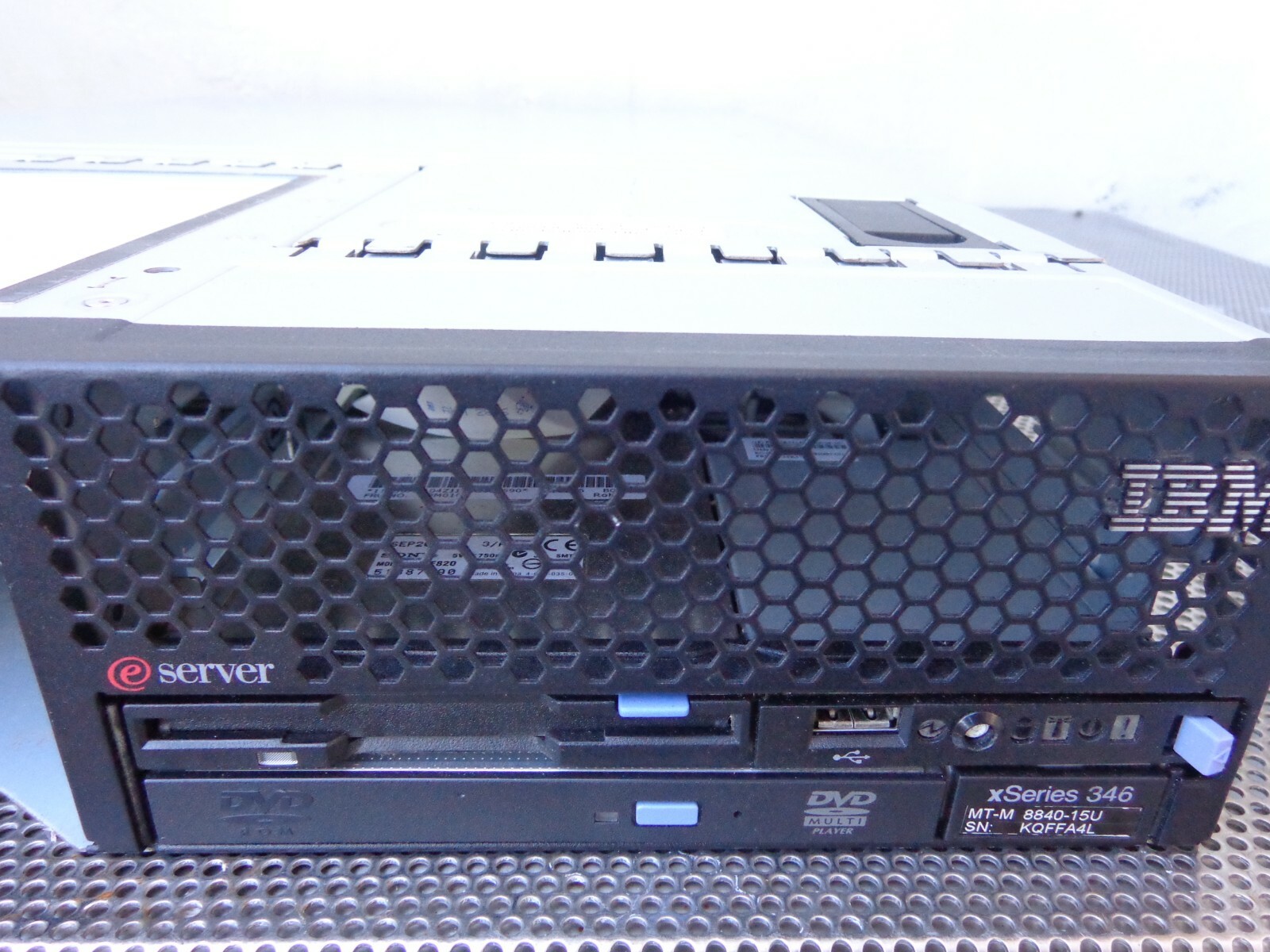IBM XEON 3.0Ghz 12GB xSeries 336 eServer 26K4759 8840-15U 25R5217(NO HDD) Server