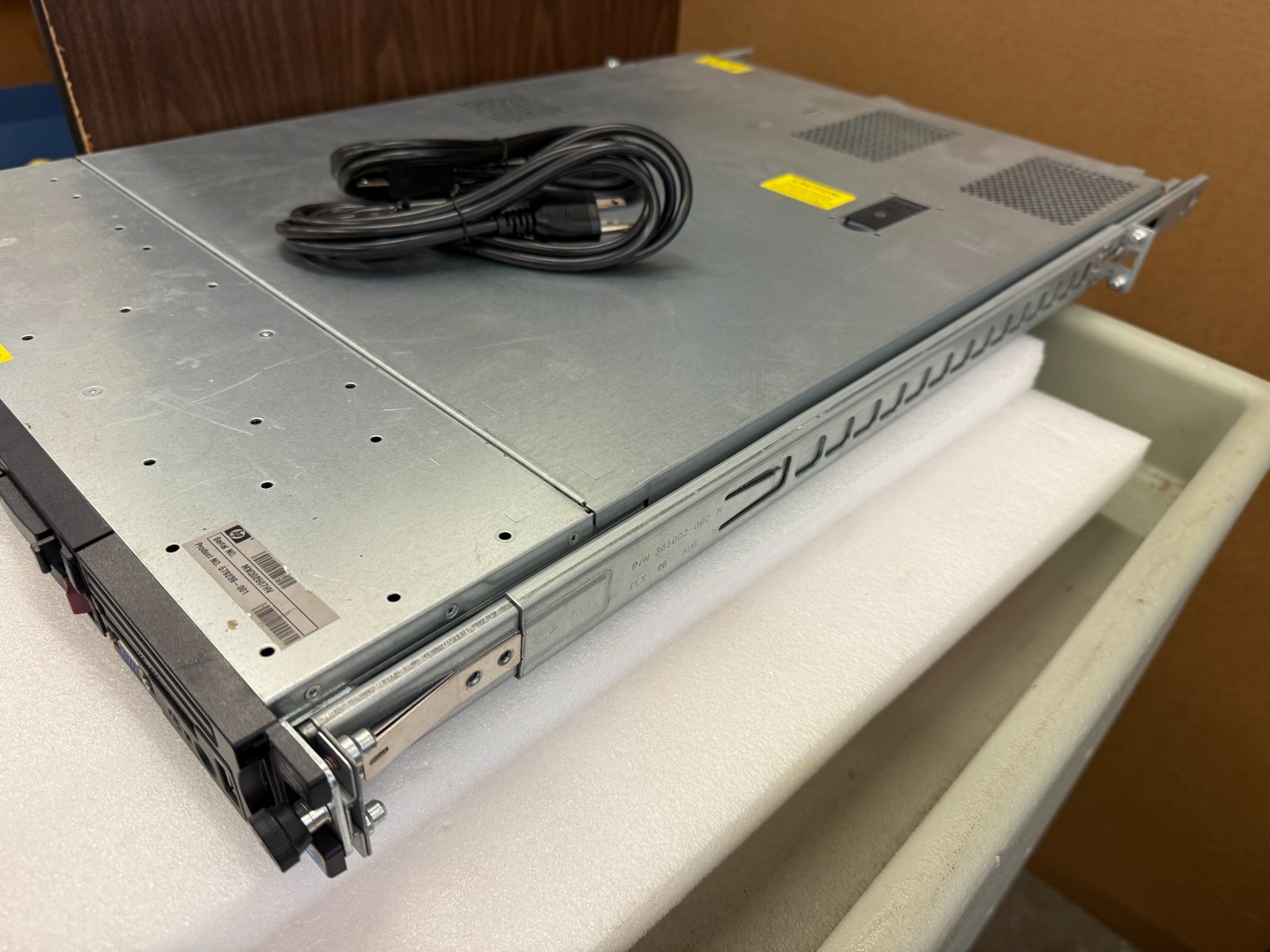 HP ProLiant DL360 G7 2x Xeon X5650 2.66GHz 60GB RAM 4x 72GB HDD w/ Rails