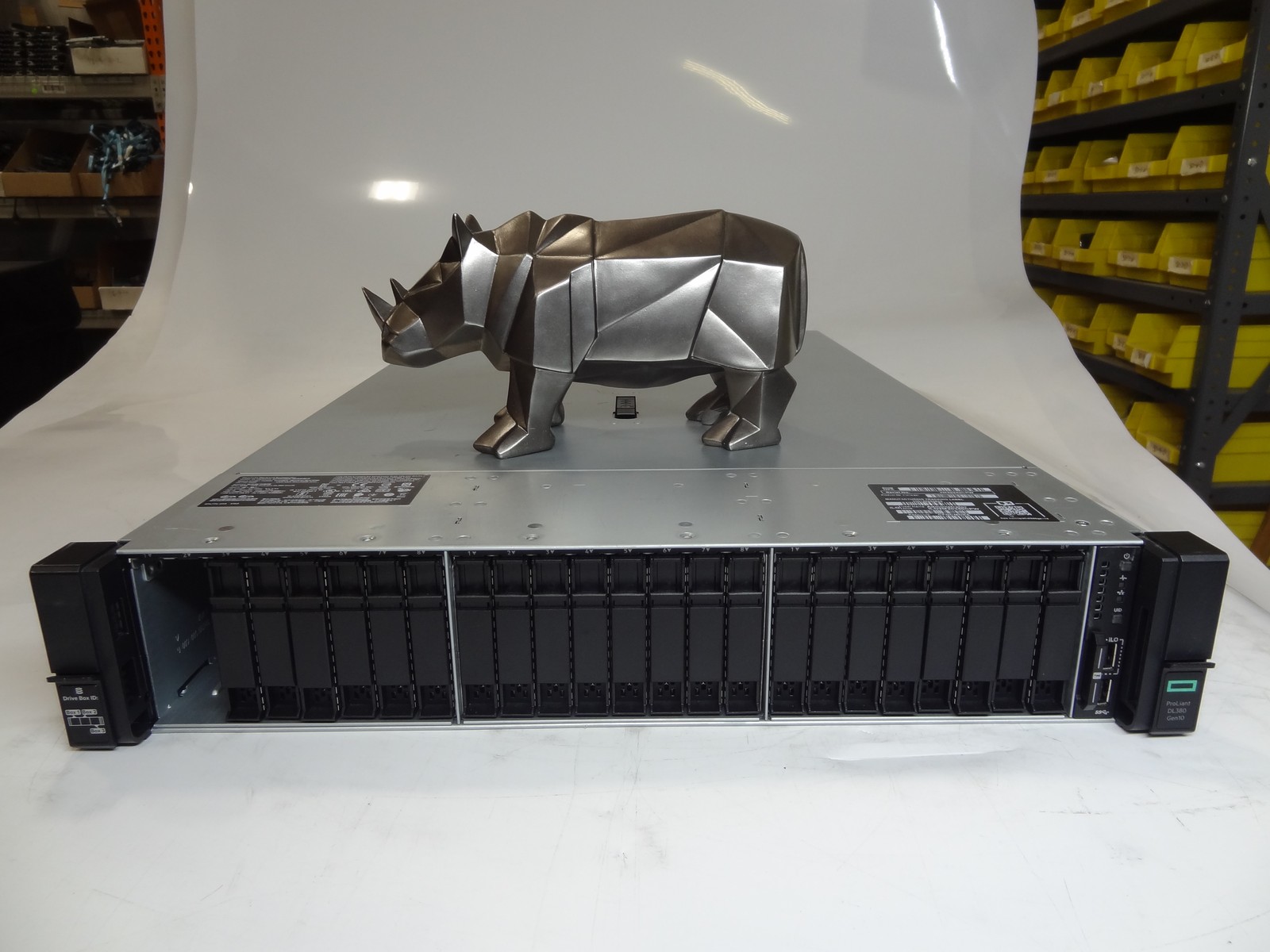 P19719-B21 HP ProLiant DL380 Gen10 24 SFF CTO Server