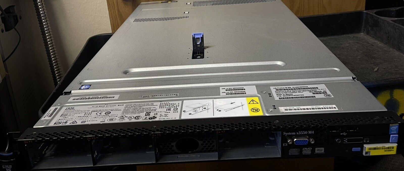 IBM System X3550 M4 NO CPU NO HDD NO RAM
