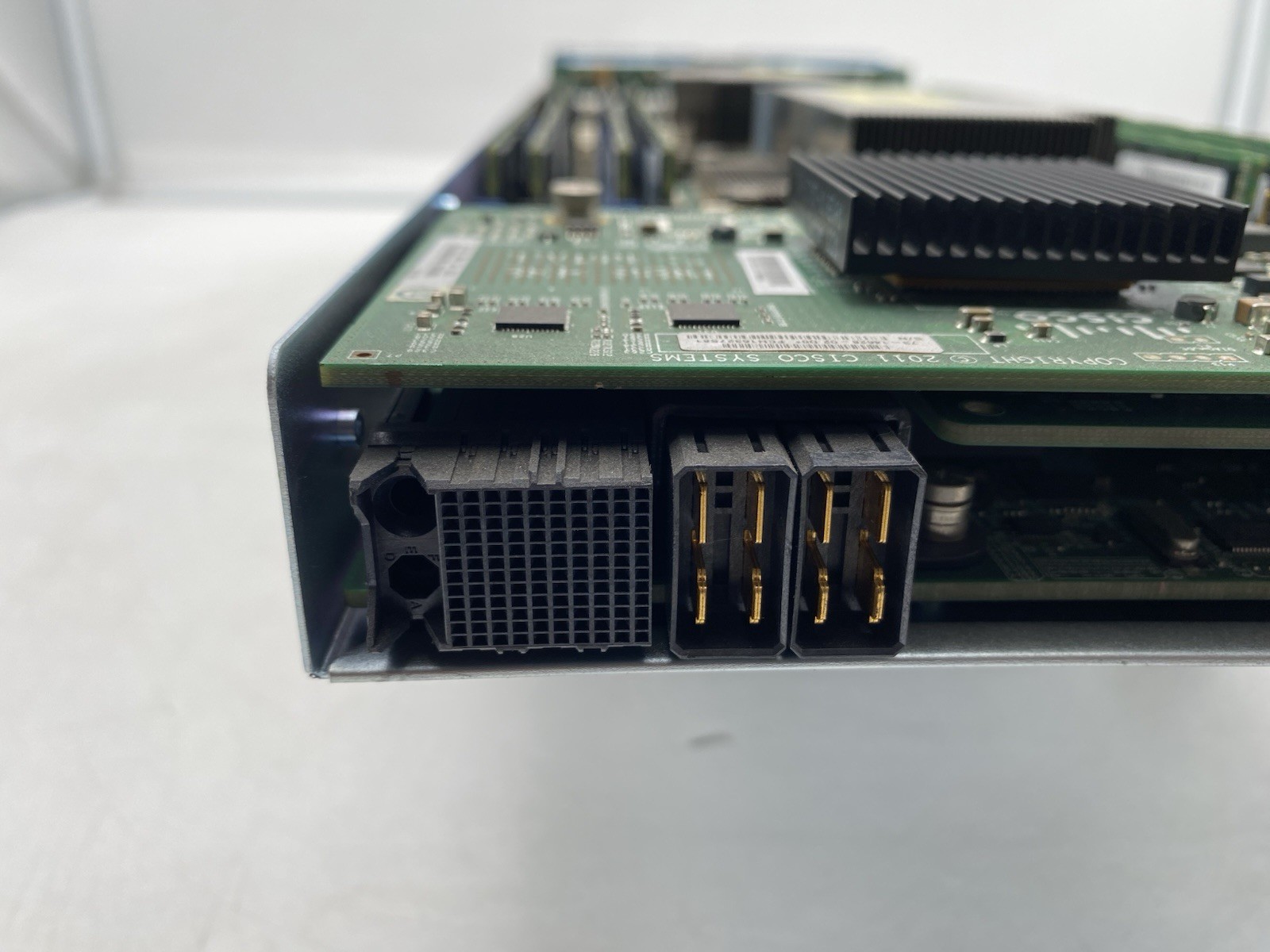 Cisco UCSB-B200-M3 V3 Blade Server w/ 2x E5-2650 SR0KQ & 128GB RAM | No Drives