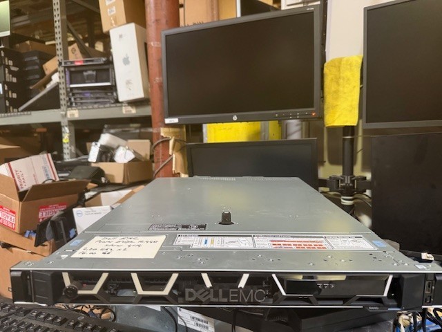Dell Emc PowerEdge R440 2x Silver 4108 1.80Ghz 16GB RAM DDR4 Perc h740p no HDD