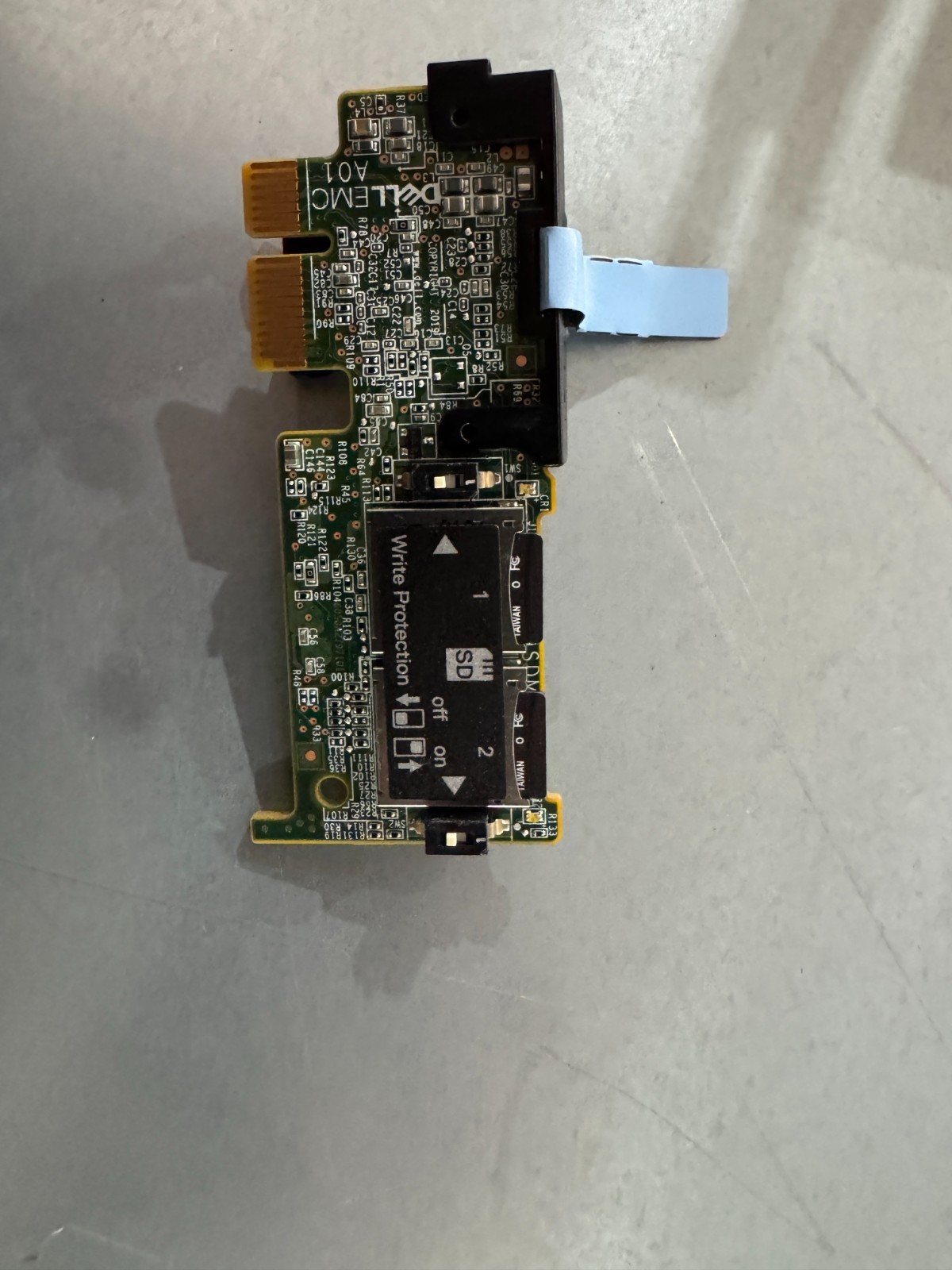 Dell R740 Server 8 Bay H740p UXP CTO 2x Xeon Gold 6258 128GB RAM 1x 240GB SSD
