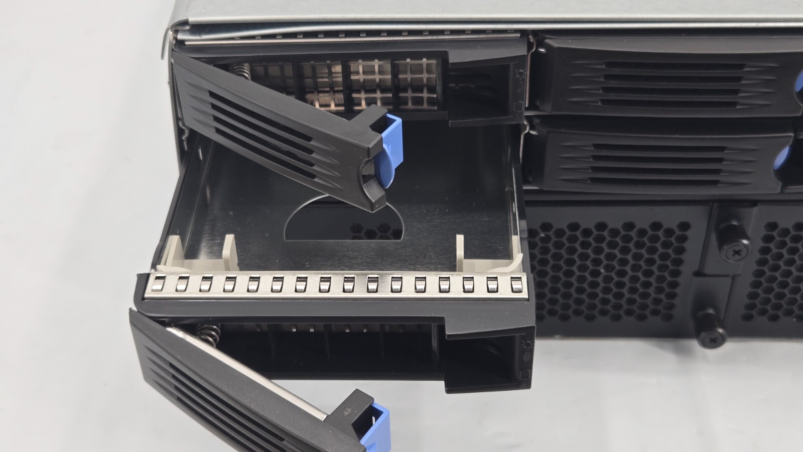 Chenbro RM Series Chassis RM32910H1-12215 RM32910