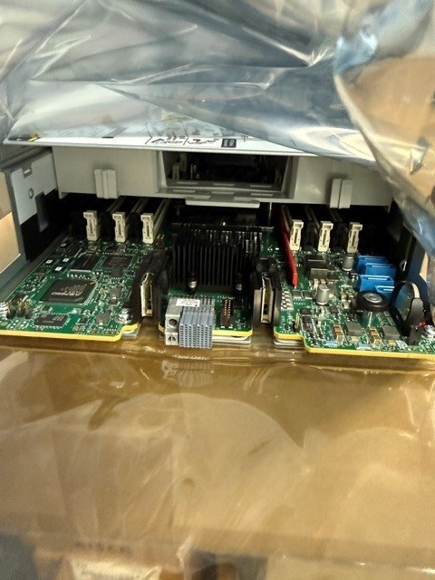 BRAND NEW Oracle Server X7-2c CHASSIS SM 2U NO CPU/MEM/DISK