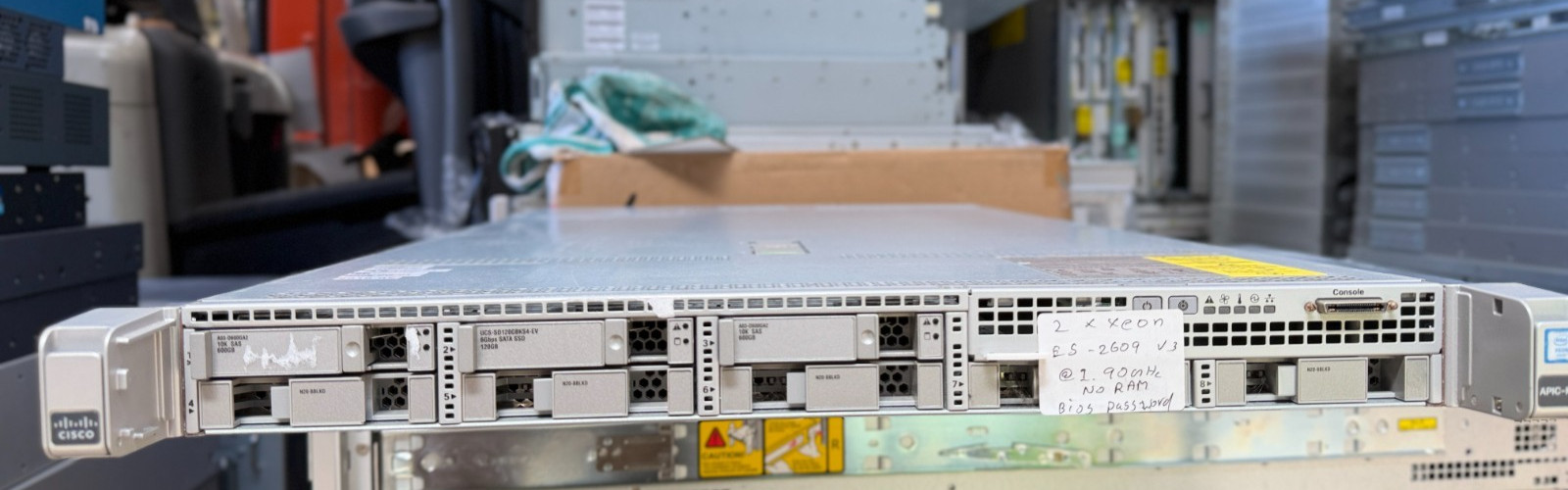 Cisco UCS C220 M4 Server |2 x Xeon E5-2609 V3 @1.9Ghz|No RAM | No HDD | 2x PSU