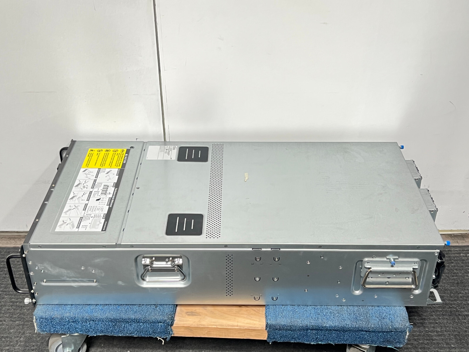 Penguin Computing Relion XE4118GT / MG61-G40 Server Barebone no CPU , RAM , HDD