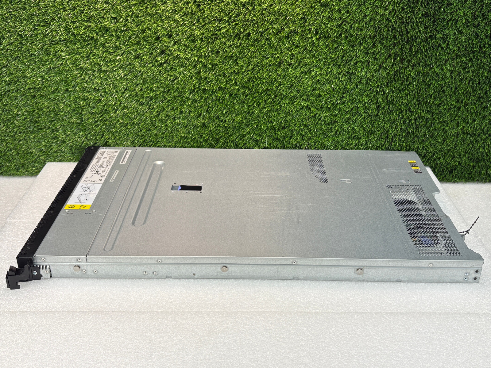 Pre Owned | IBM System x3550 M4 / 7914 Server – Silver w/ 2x Intel CPU