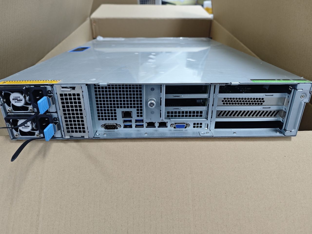 Super Cloud R2216 A12 Server 12X3.5″ With AMD EYPC 7702 CPU /16X 64G 2666MHz RAM