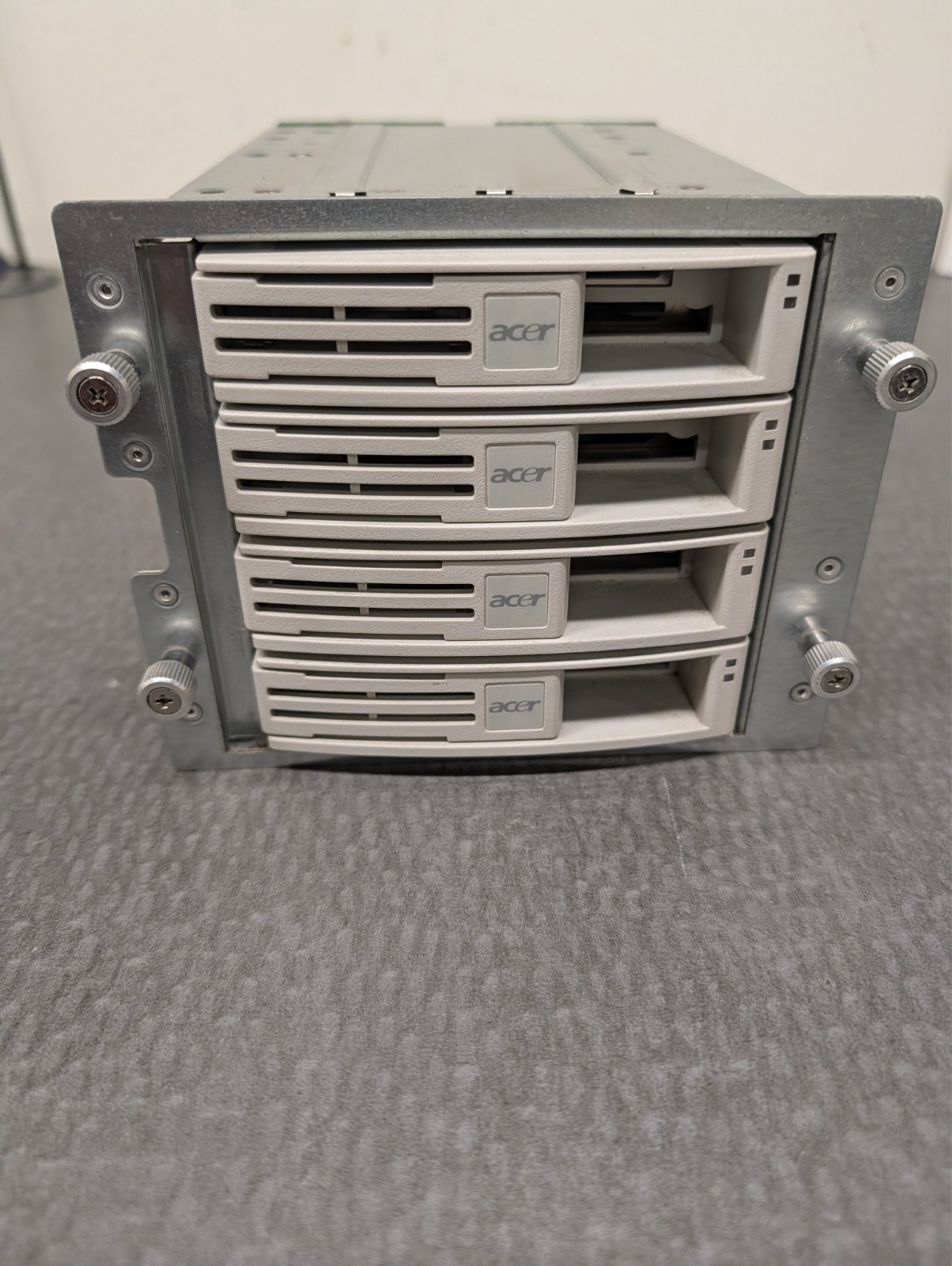 ** Acer 4-Bay SCSI Server Hot Swap Cage DAS52TB48E3 36S52HCTN01