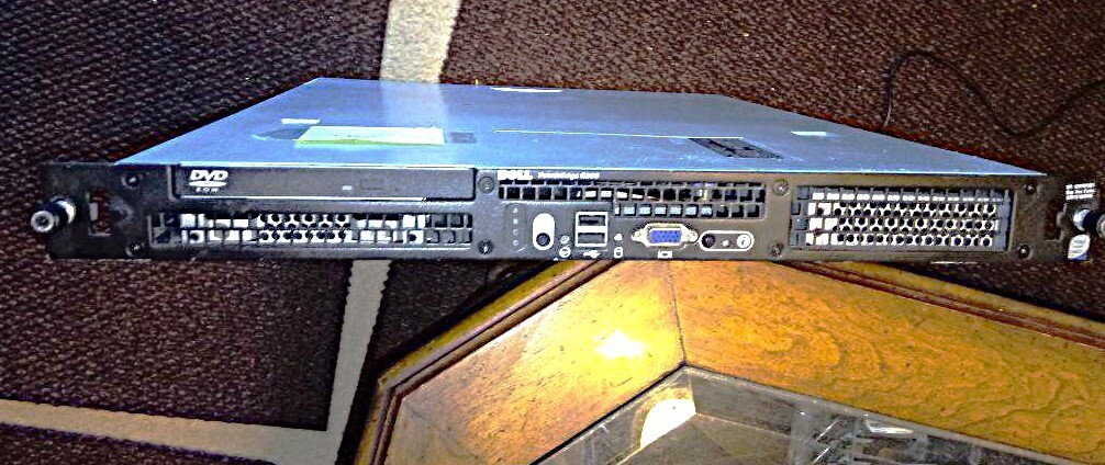 Dell PowerEdge R200 Intel Xeon 3.00GHz, 2GB Ram, NO HDD/OS