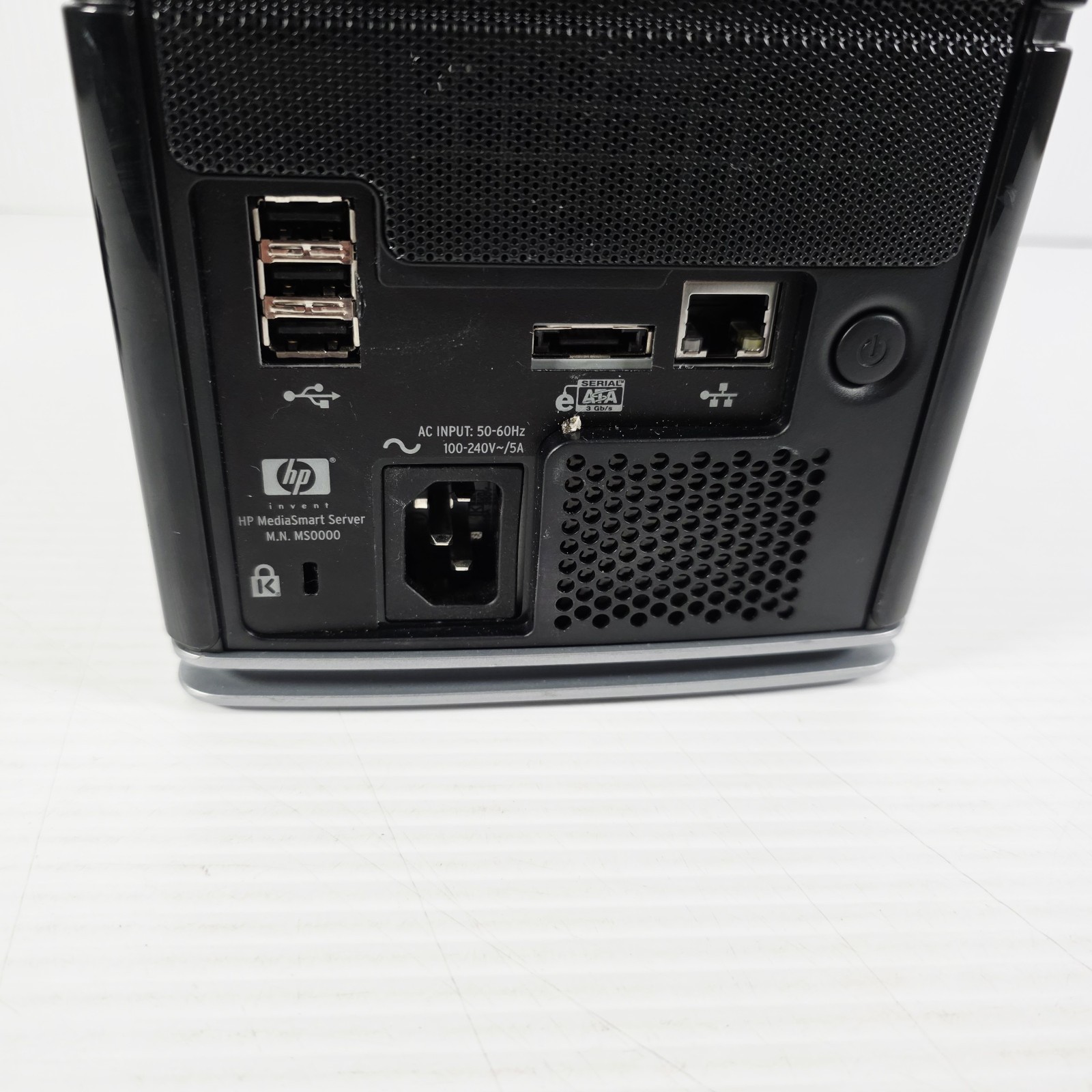 HP EX470 MediaSmart Server – Powers on Properly – Hard Drives Included